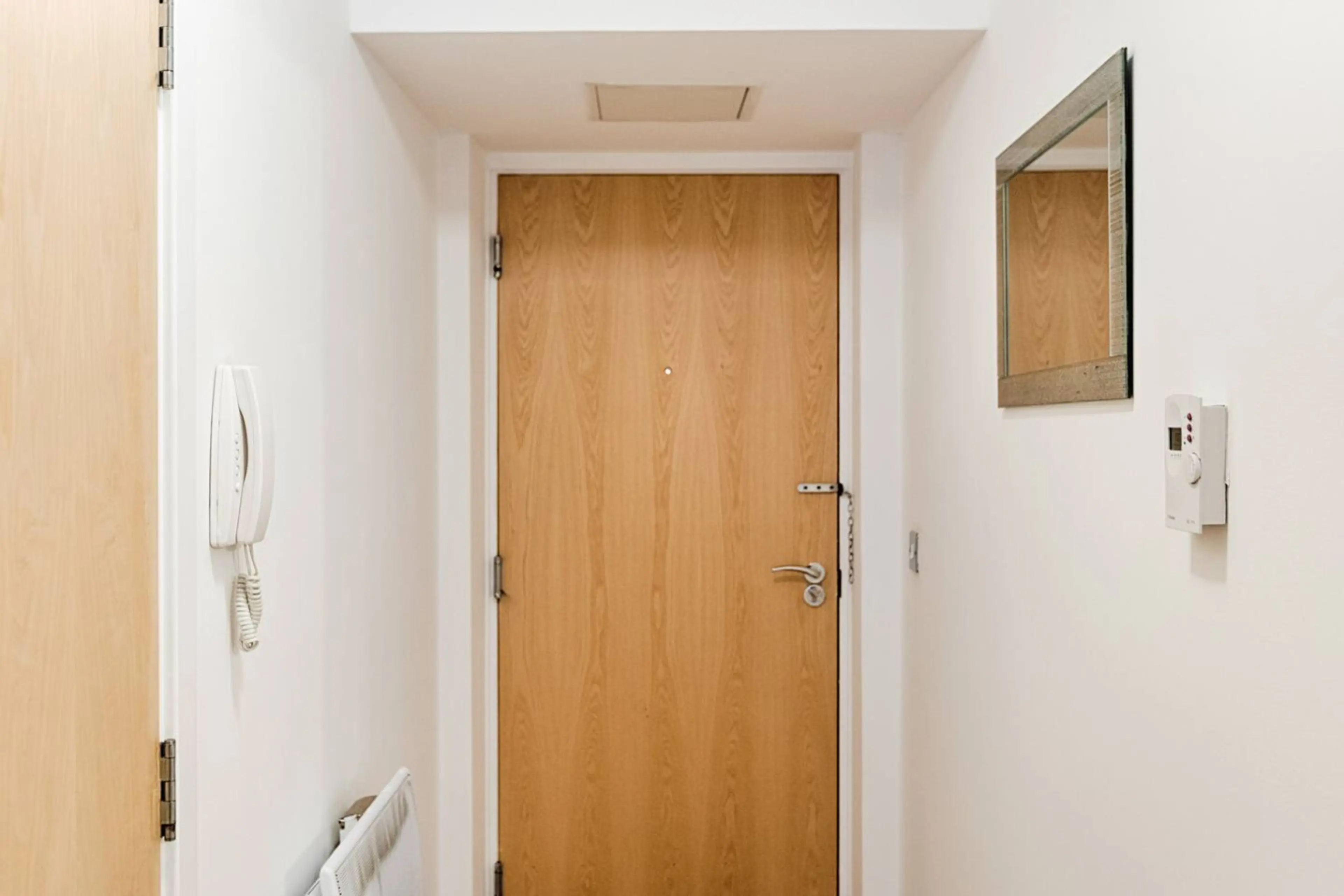 8 Royal Sovereign - Image 24