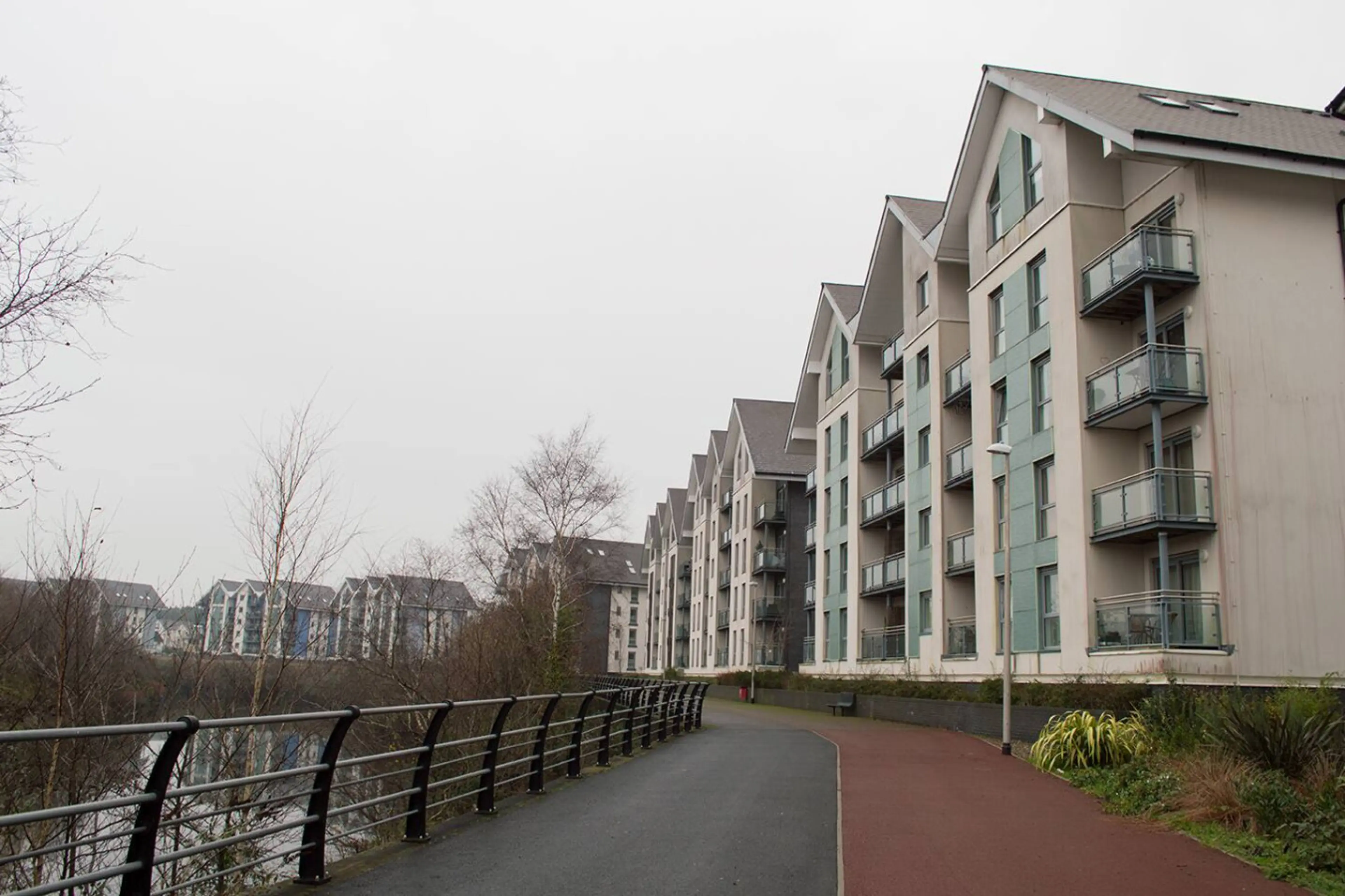 8 Royal Sovereign - Image 21