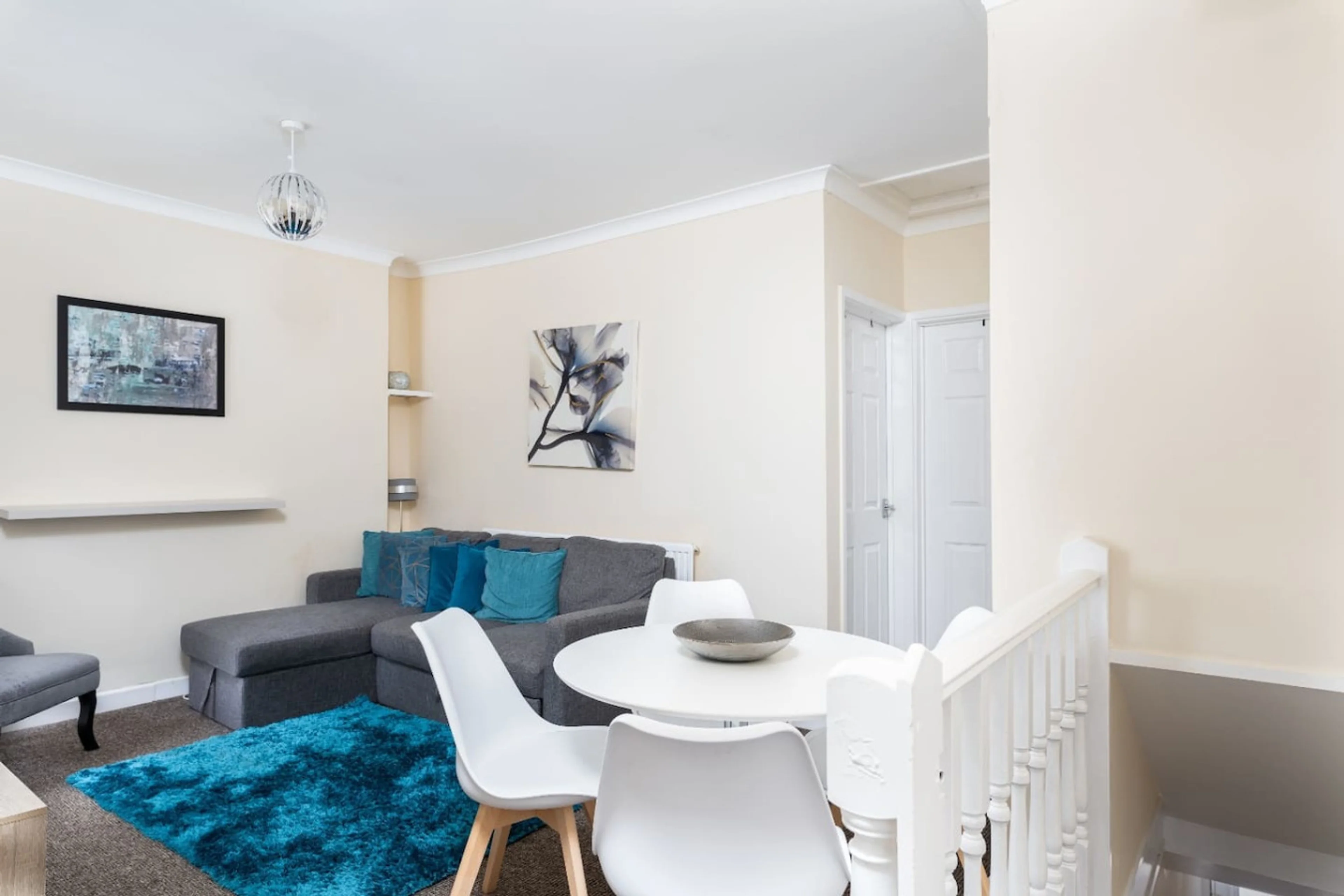 100 Cecil Street - Main view