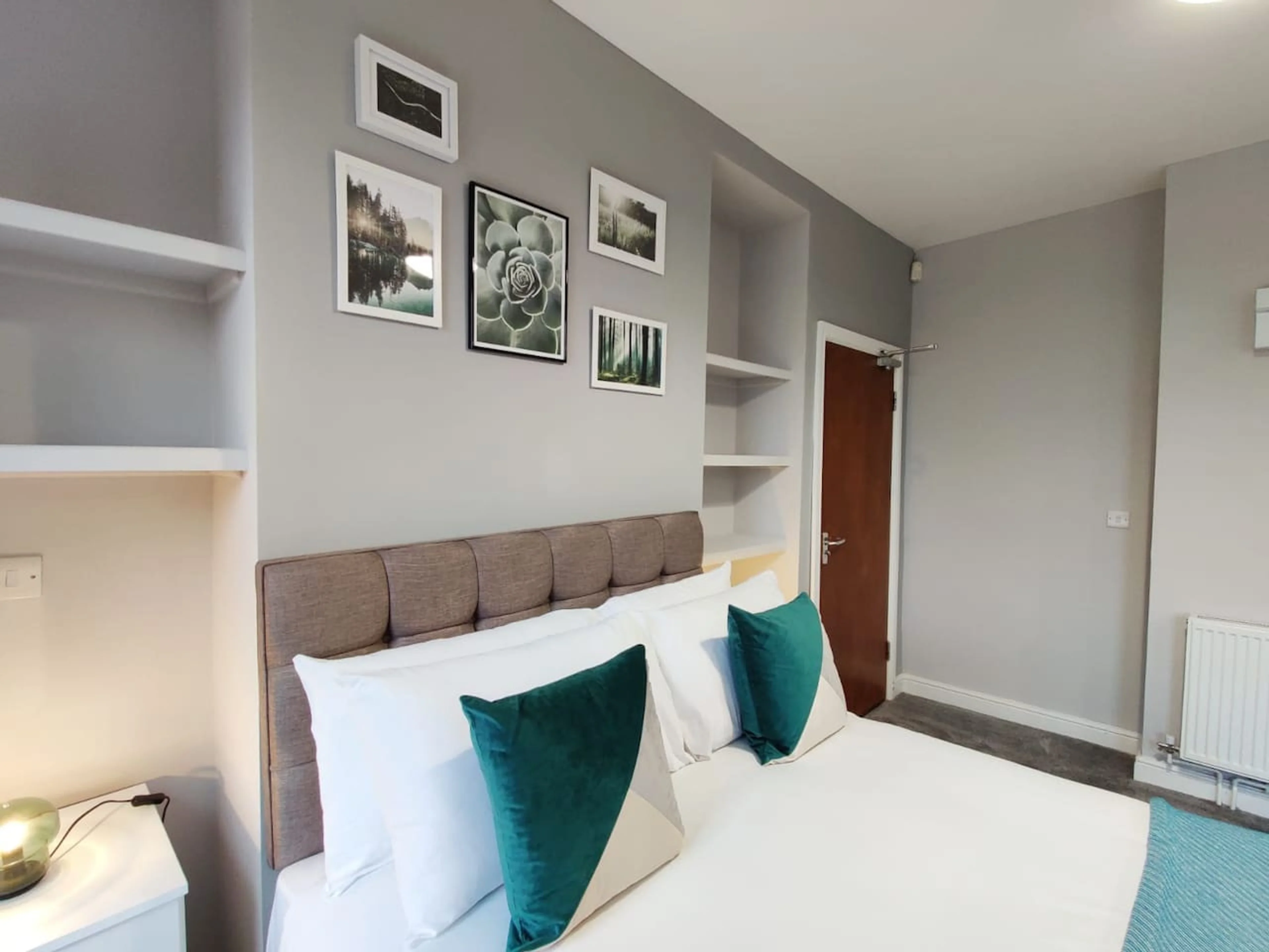 Studio 2 - 150 Neath Road - Main view