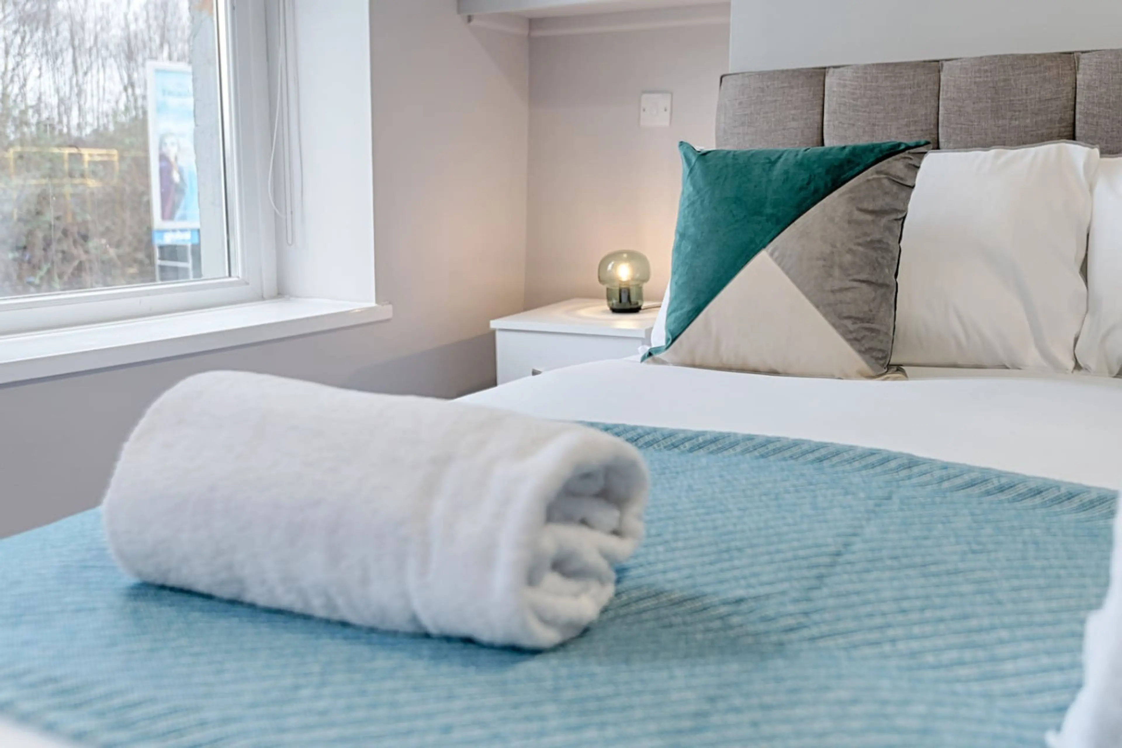 Studio 2 - 150 Neath Road - Image 6