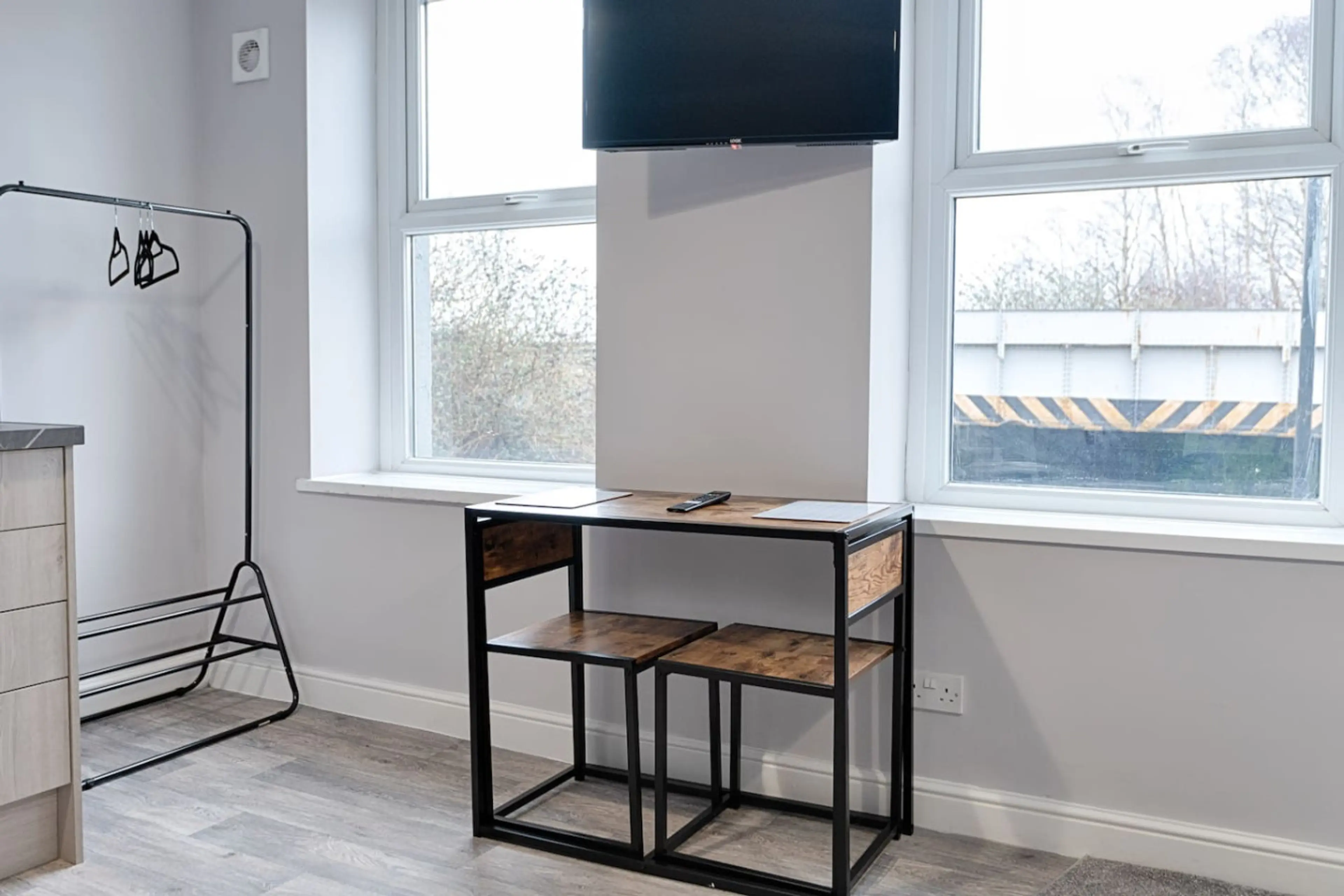 Studio 2 - 150 Neath Road - Image 12