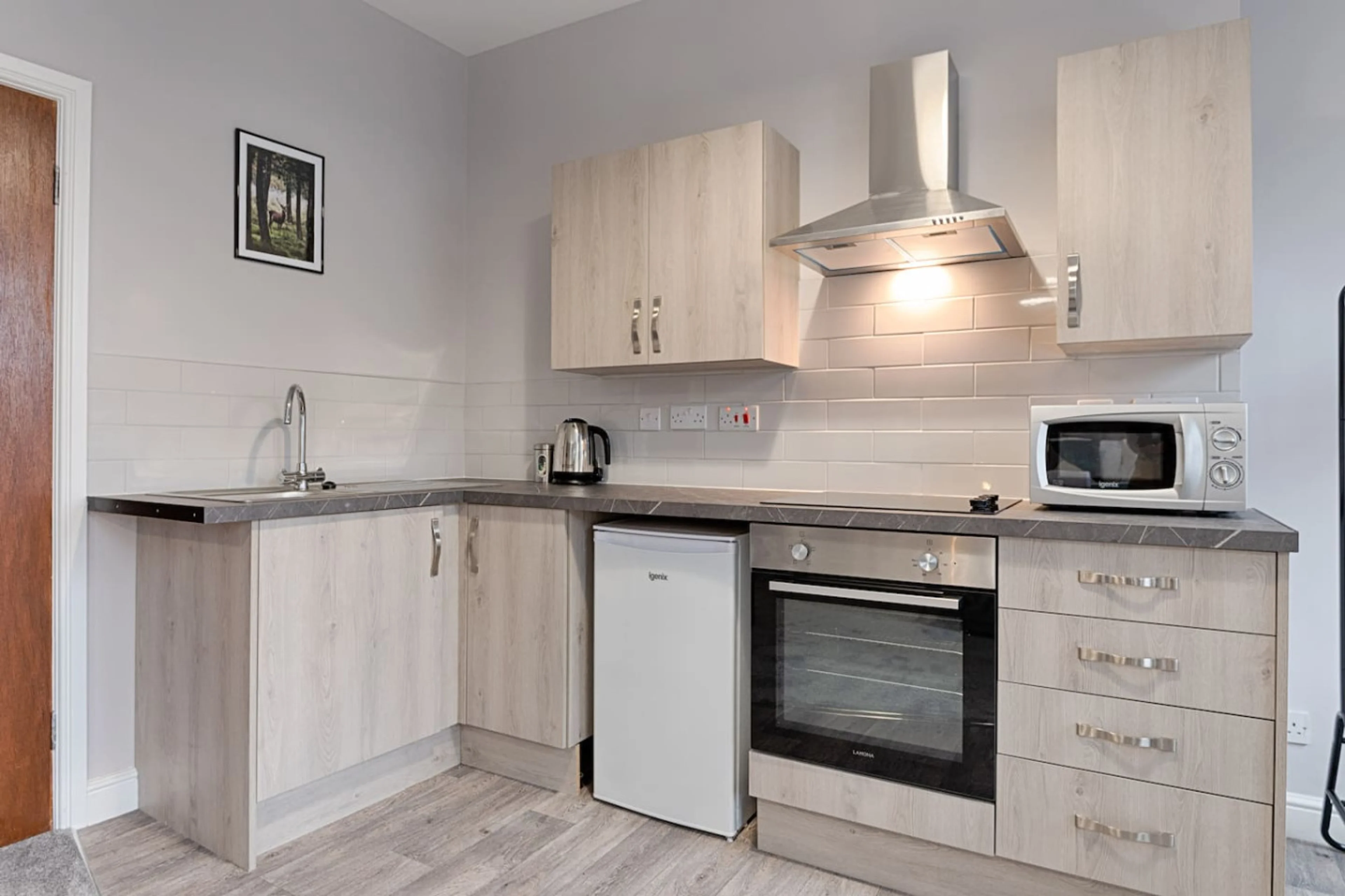 Studio 2 - 150 Neath Road - View 3