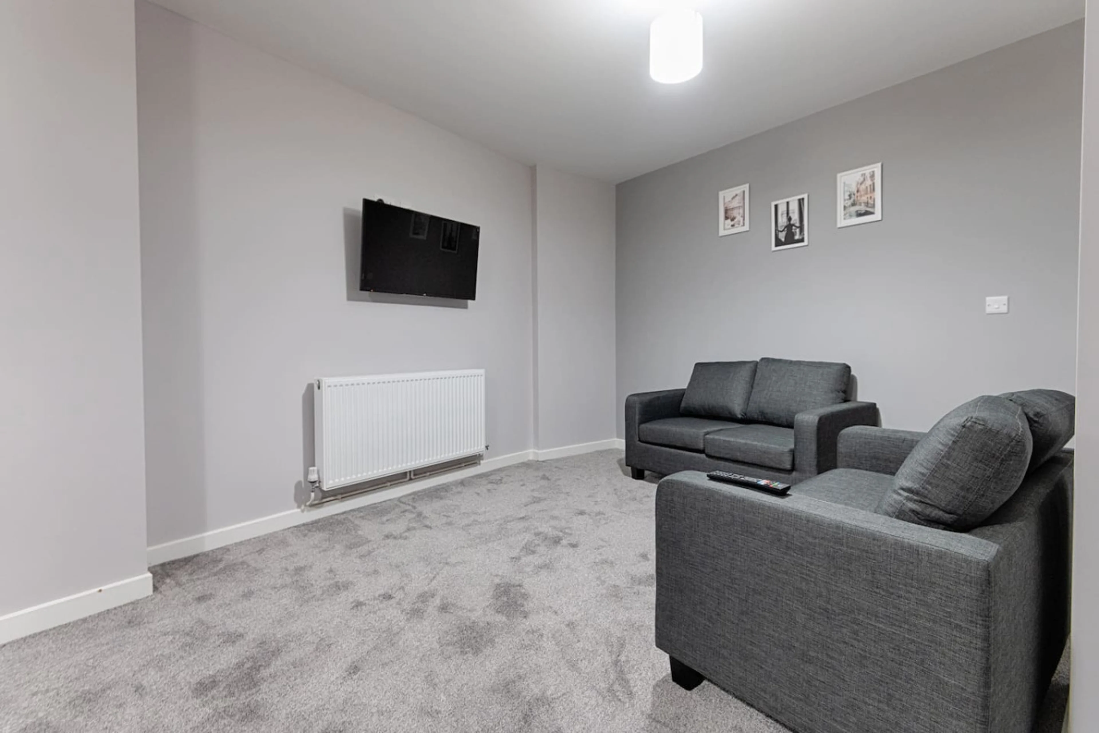 Studio 4 - 150 Neath Road - Main view