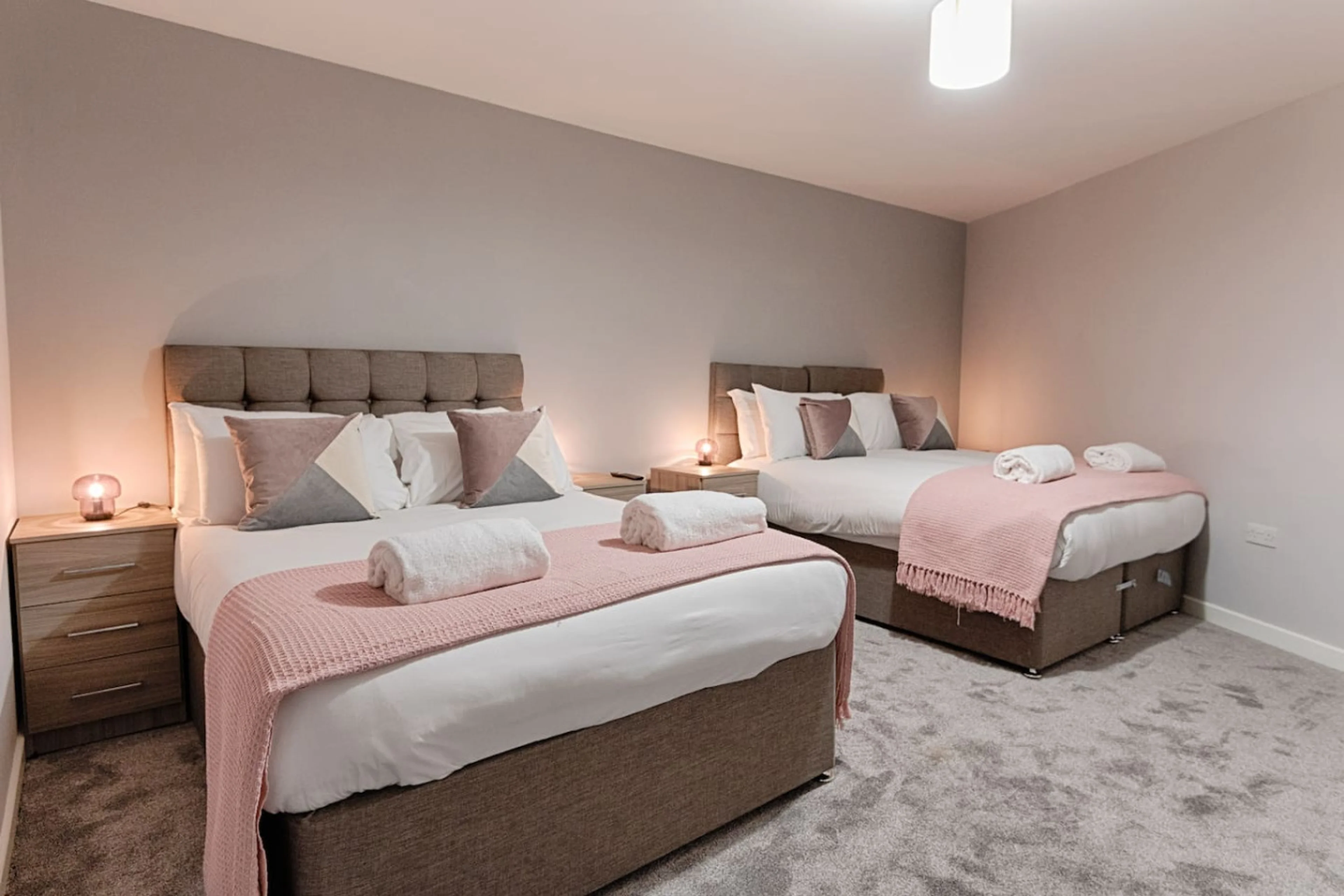 Studio 4 - 150 Neath Road - View 2