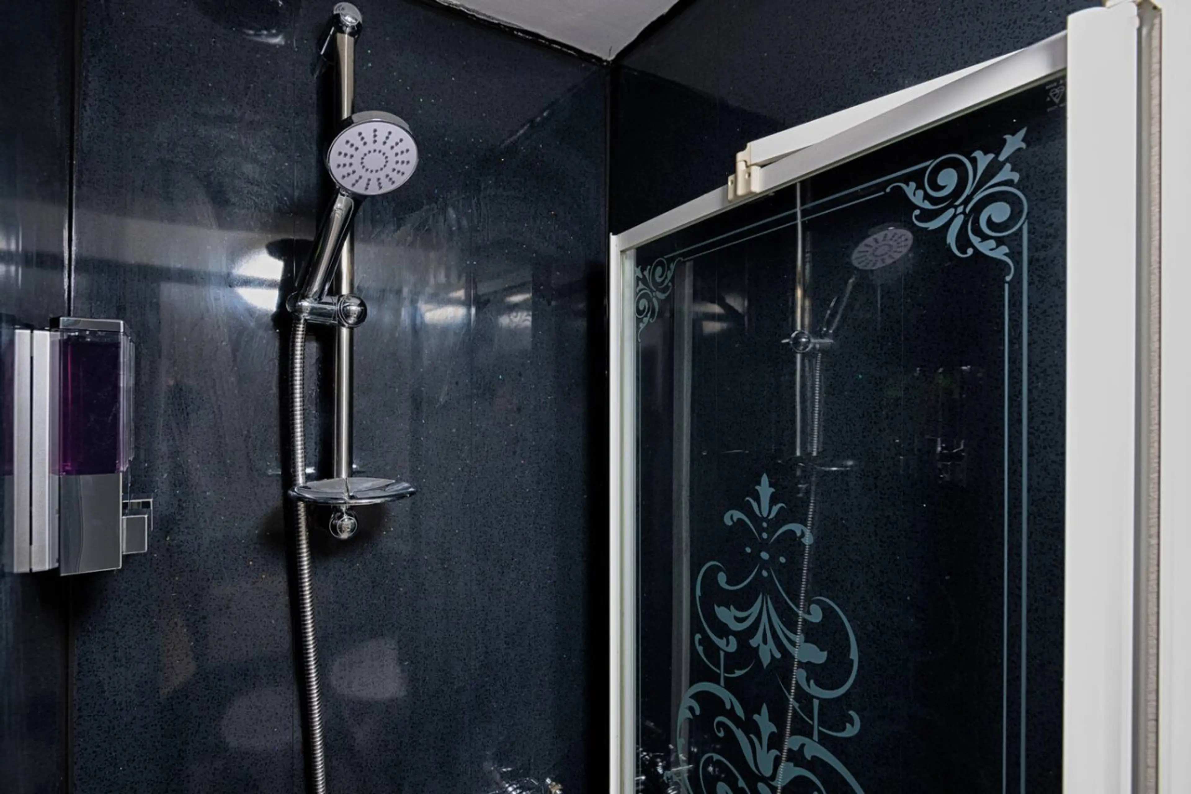 Studio 4 - Alexandra House - Image 9