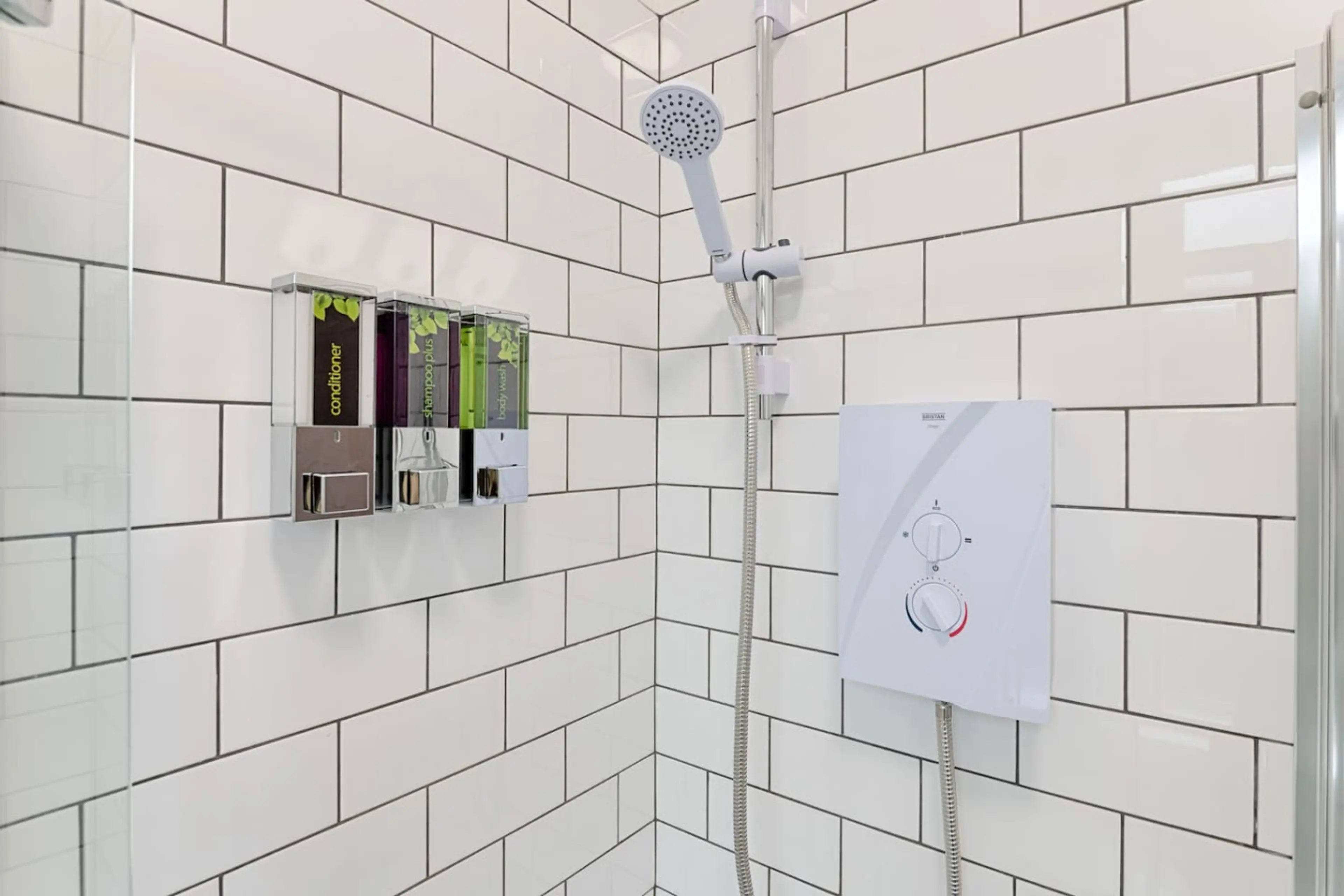 Studio 1 - 150 Neath Road - Image 14