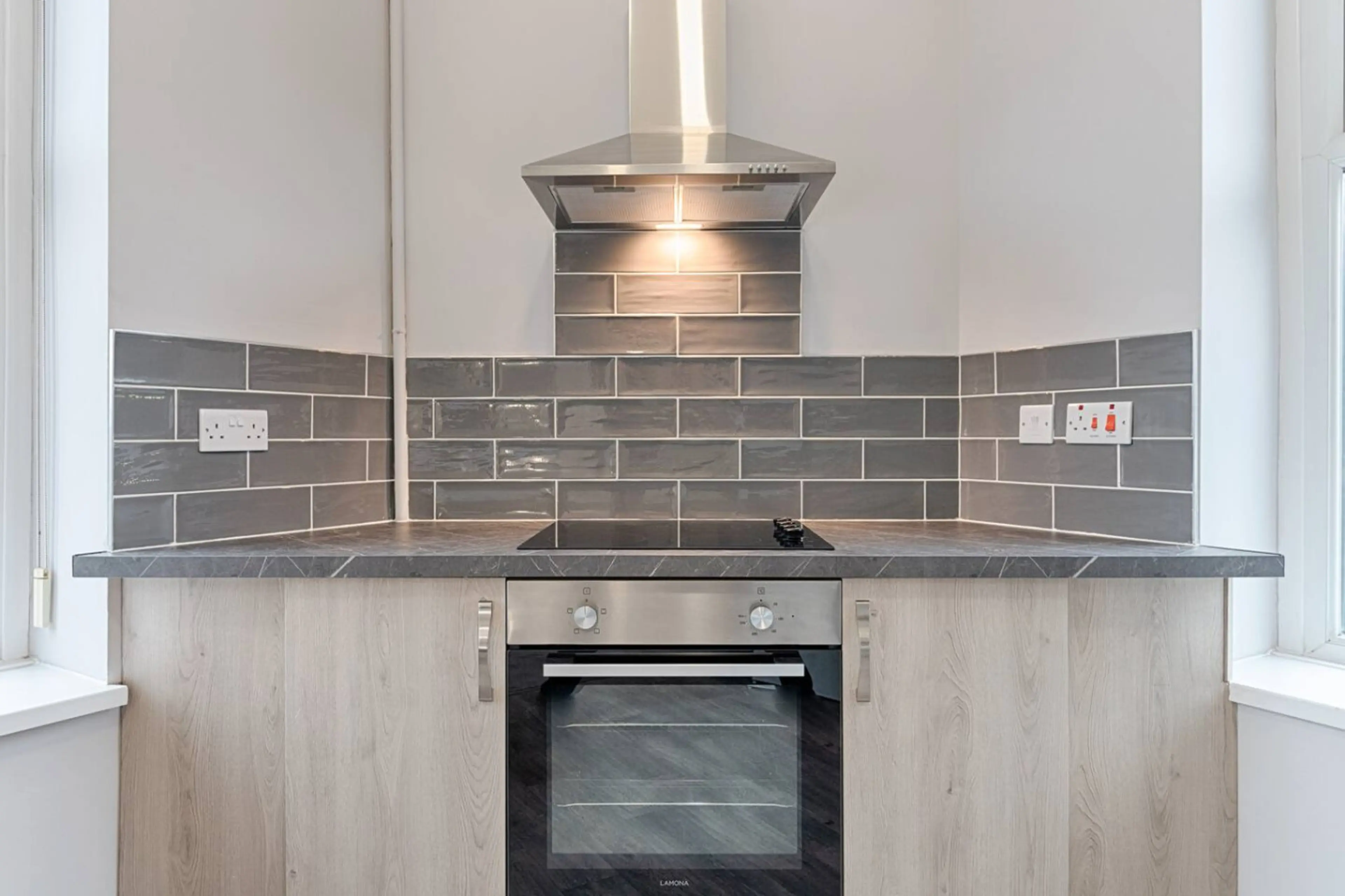 Studio 1 - 150 Neath Road - Image 9