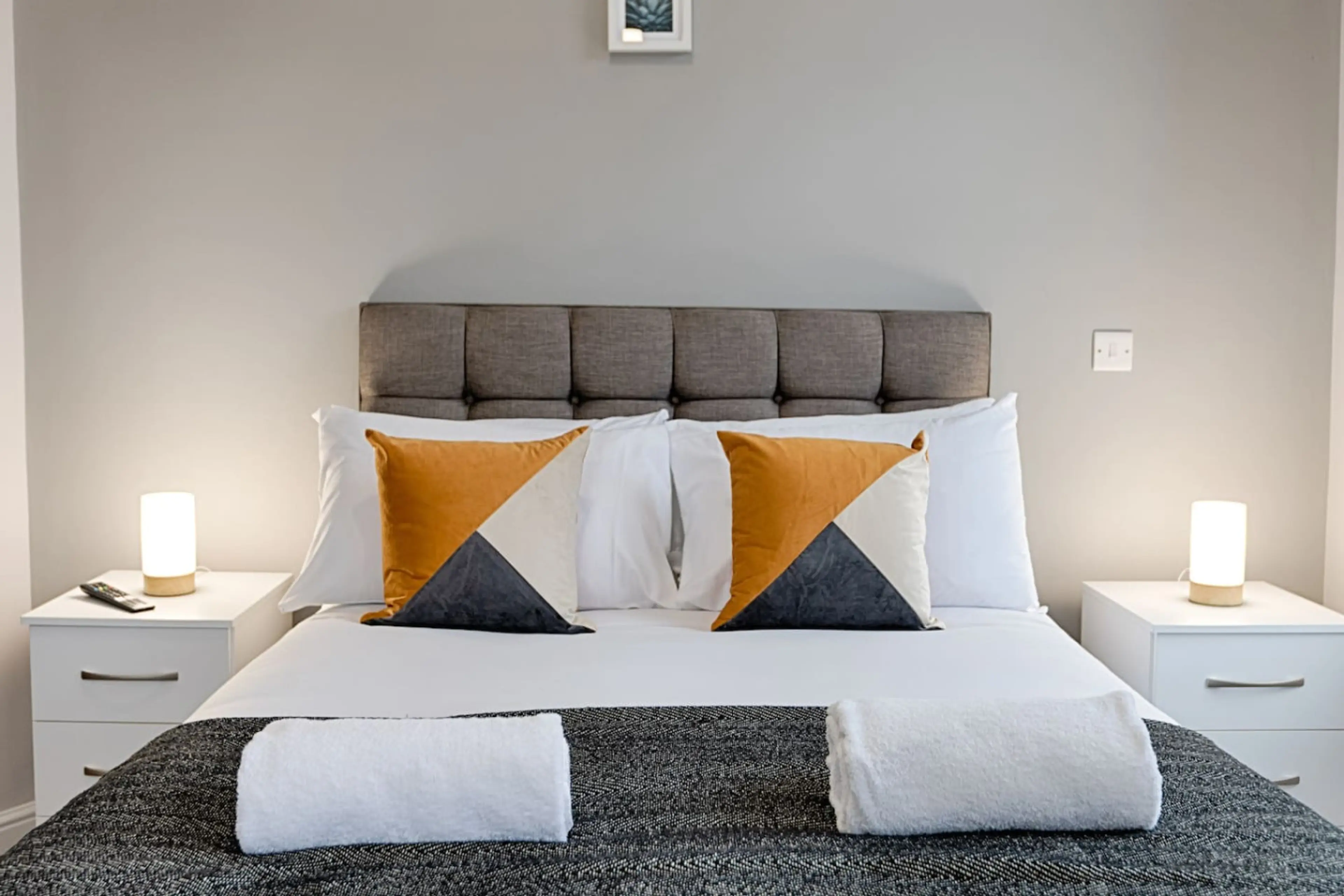 Studio 1 - 150 Neath Road - Image 6