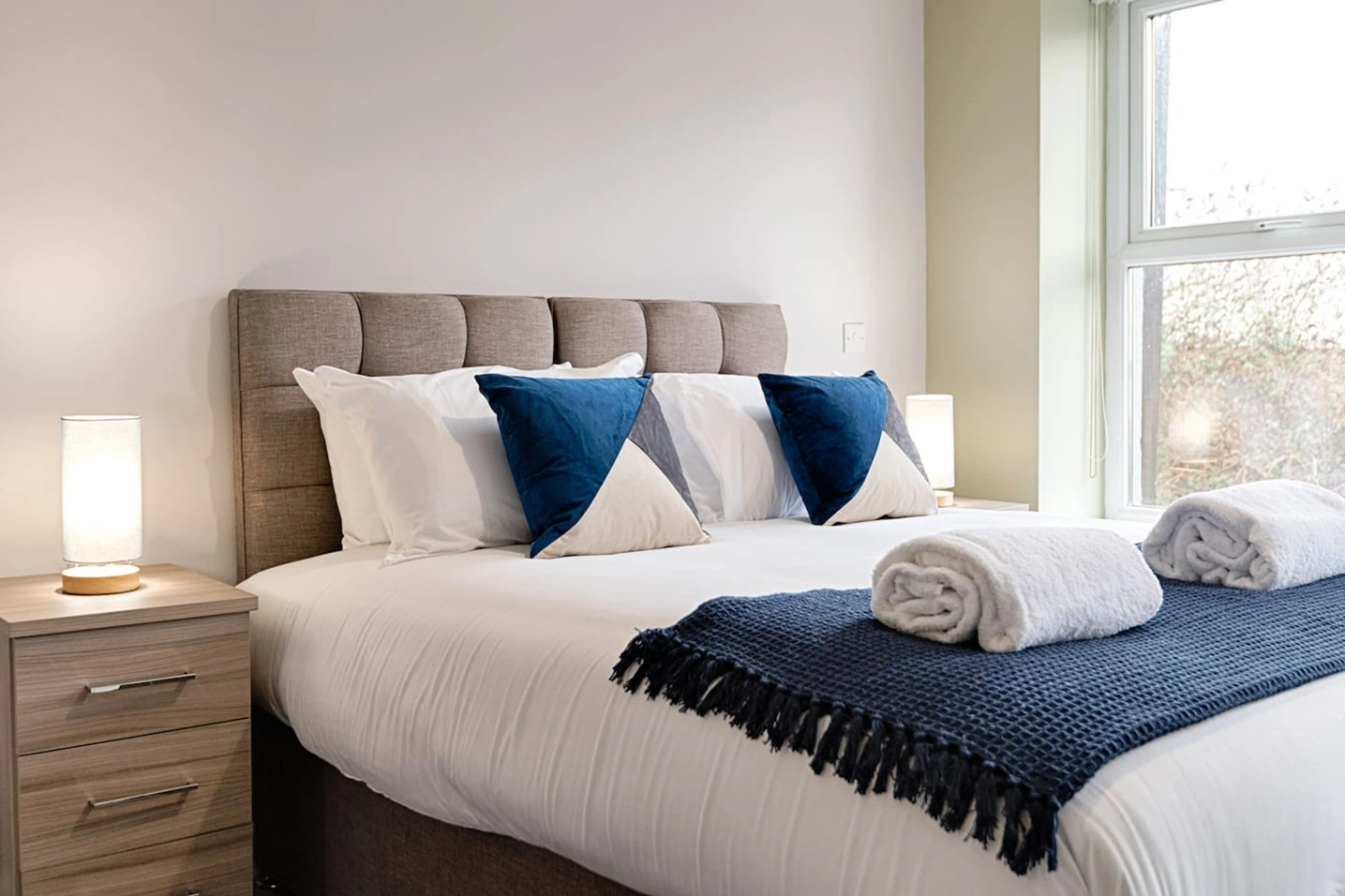 Studio 3 - 150 Neath Road - Main view