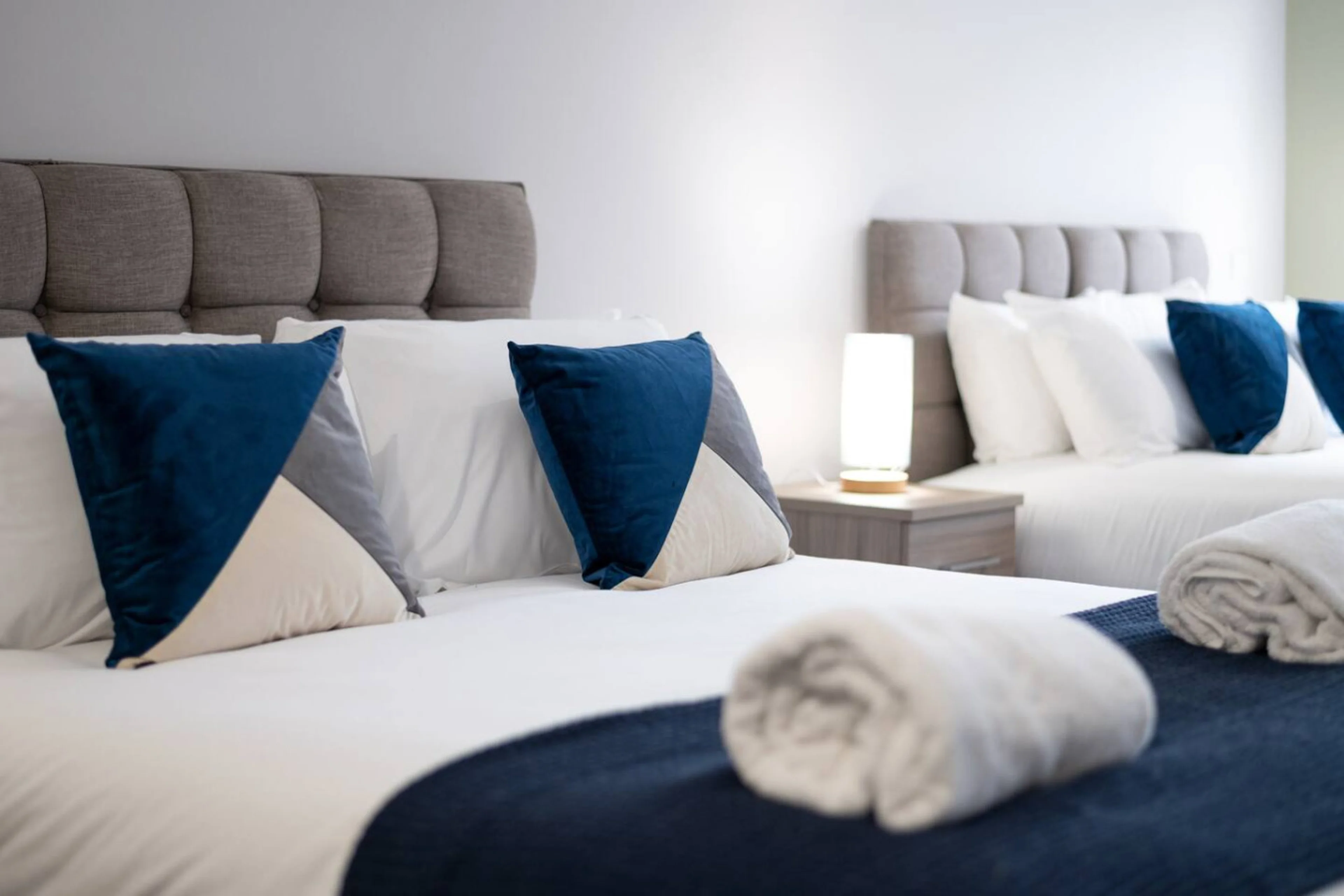 Studio 3 - 150 Neath Road - View 4