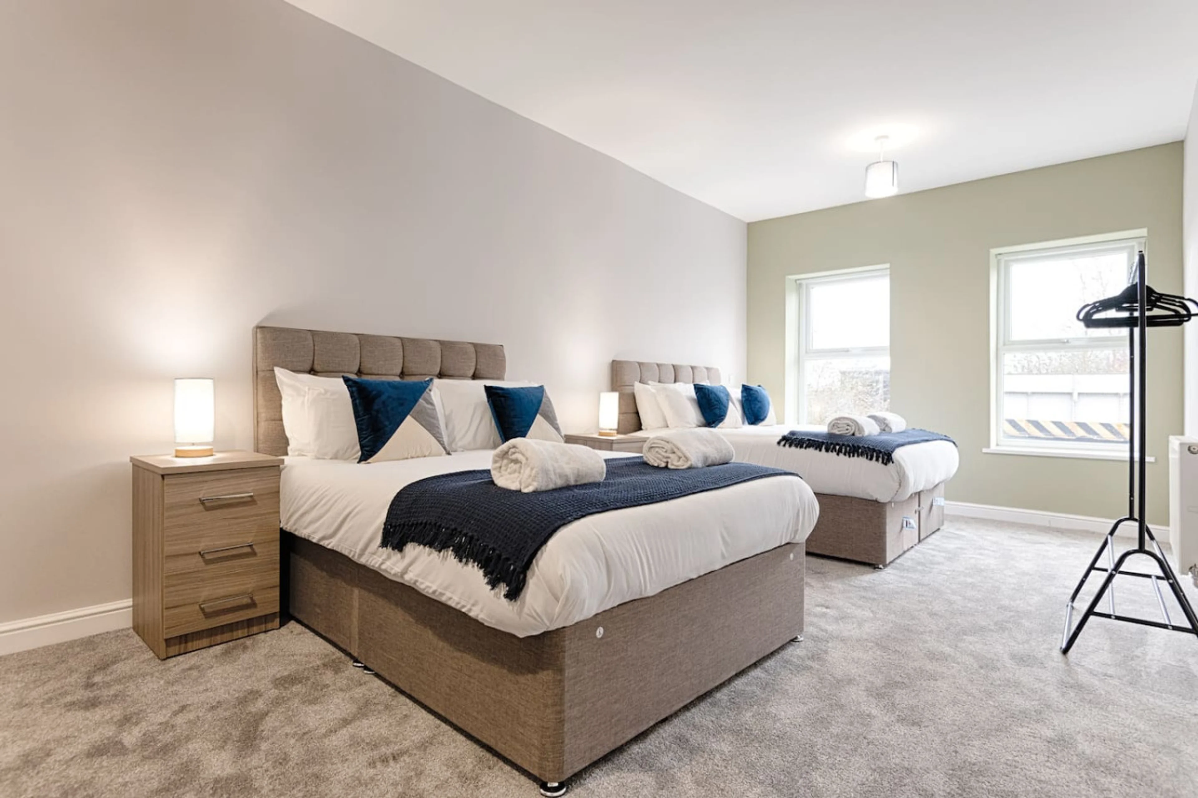 Studio 3 - 150 Neath Road - View 3