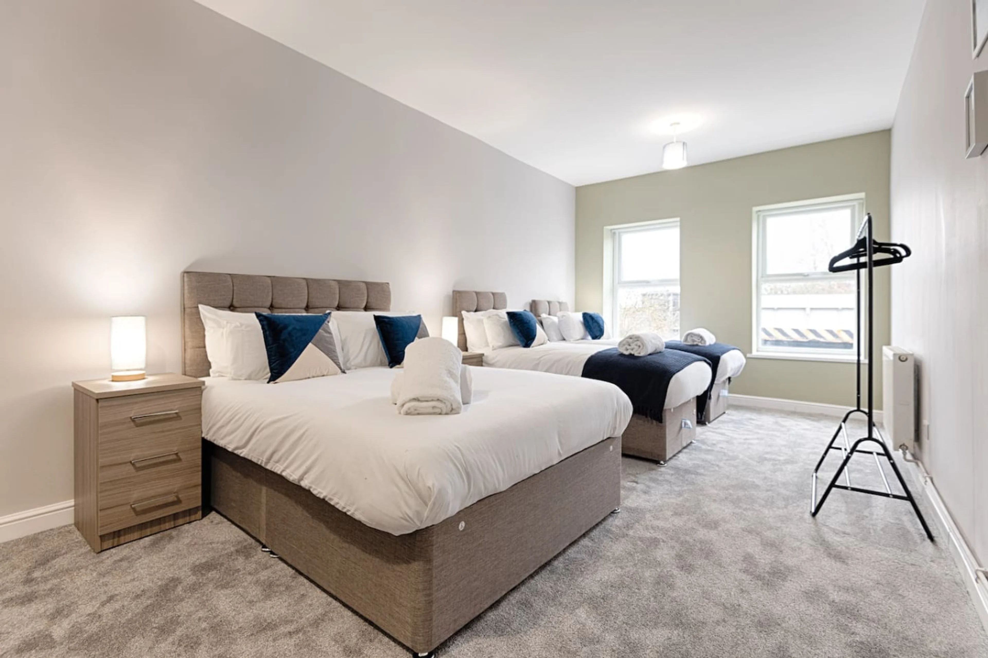 Studio 3 - 150 Neath Road - View 2