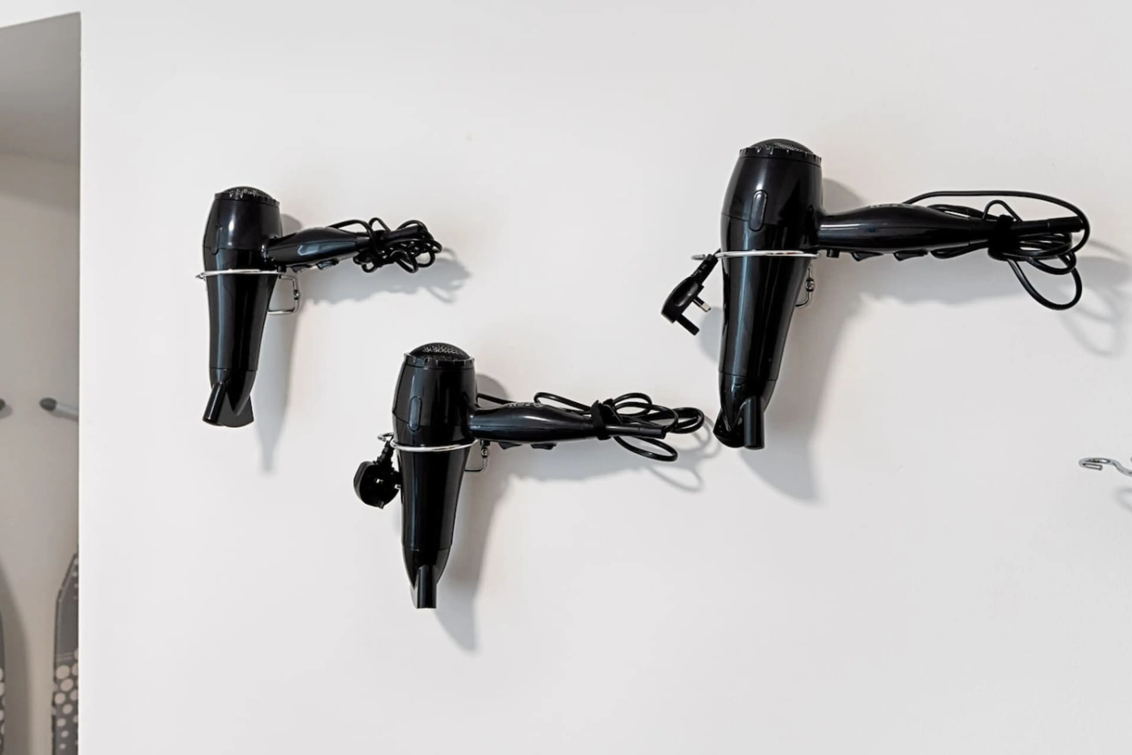 Studio 3 - 150 Neath Road - Image 27