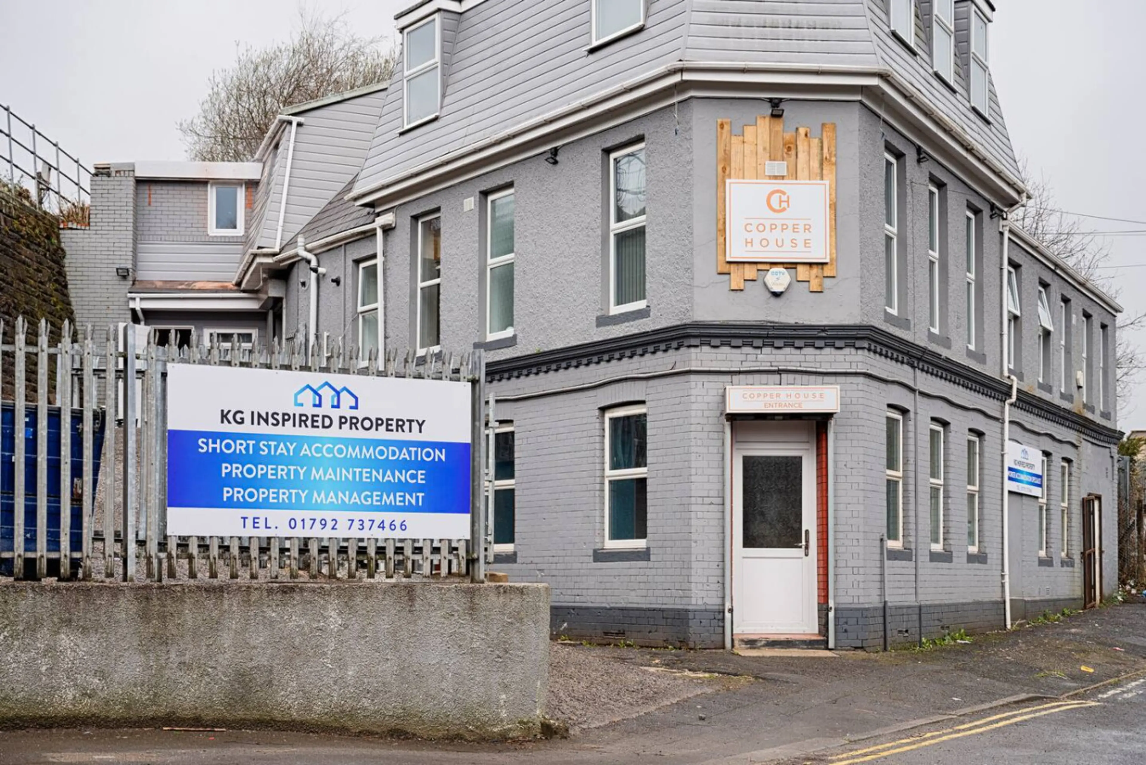 Studio 7 - 150 Neath Road - Image 4