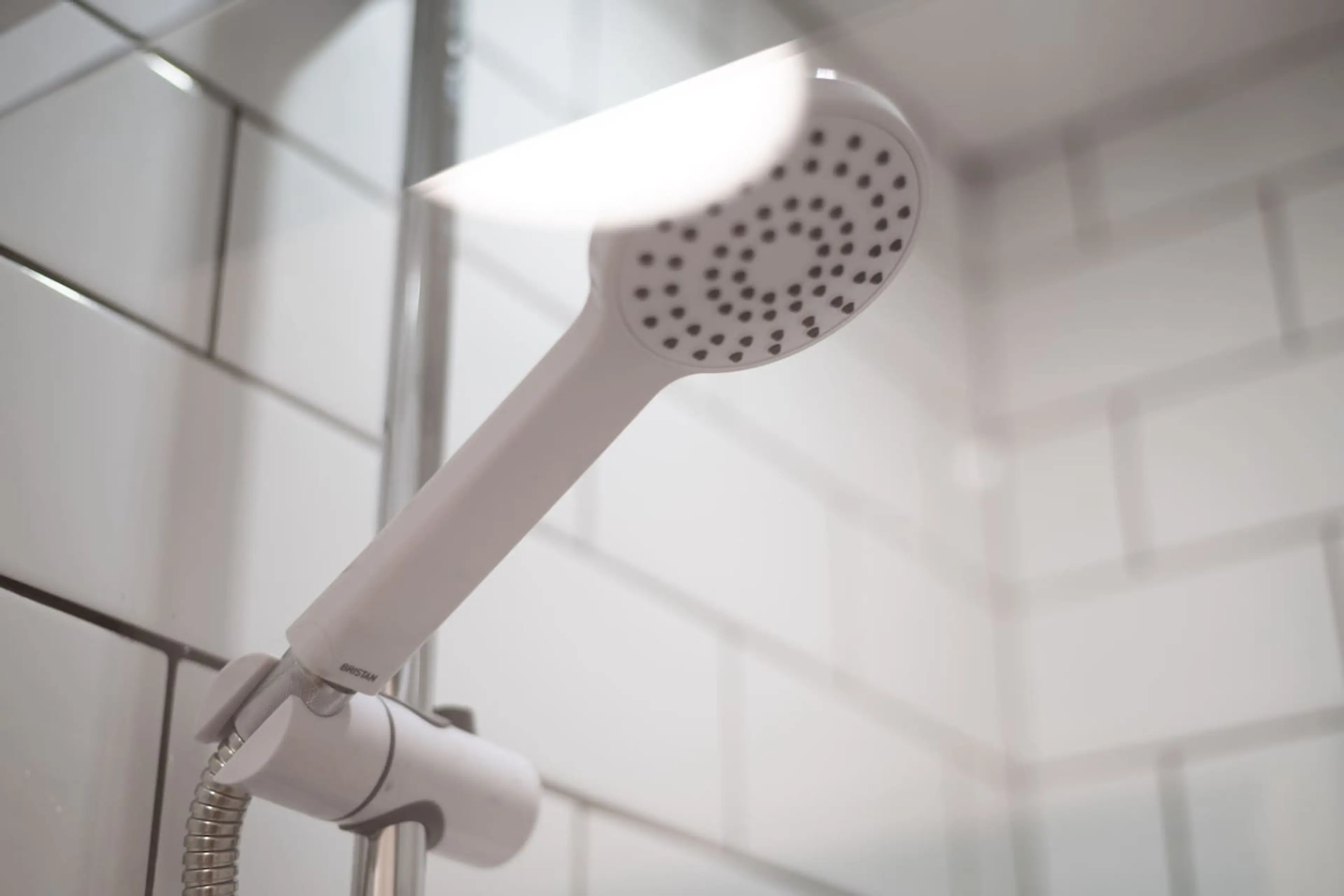 Studio 7 - 150 Neath Road - Image 10