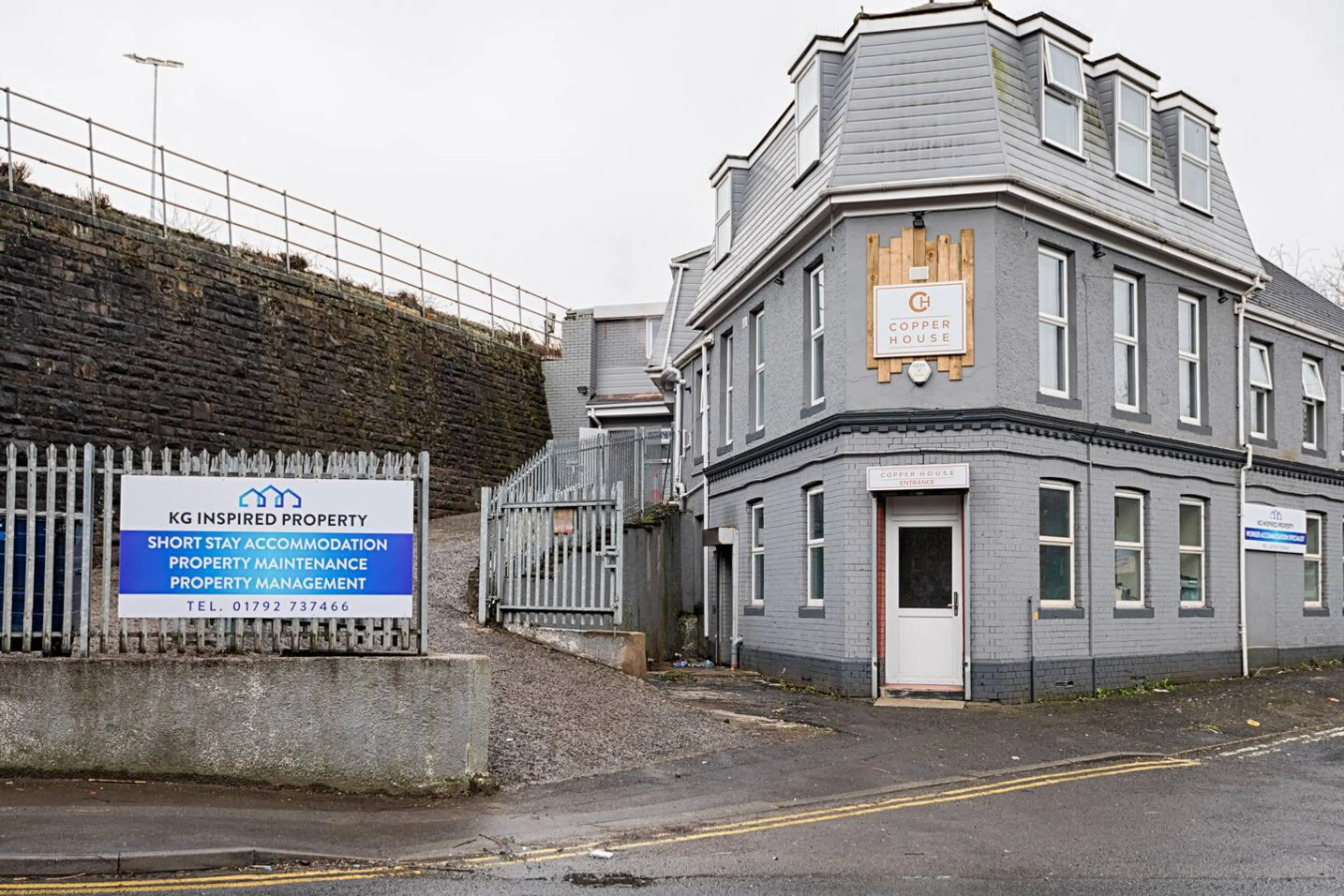 Studio 7 - 150 Neath Road - Image 29