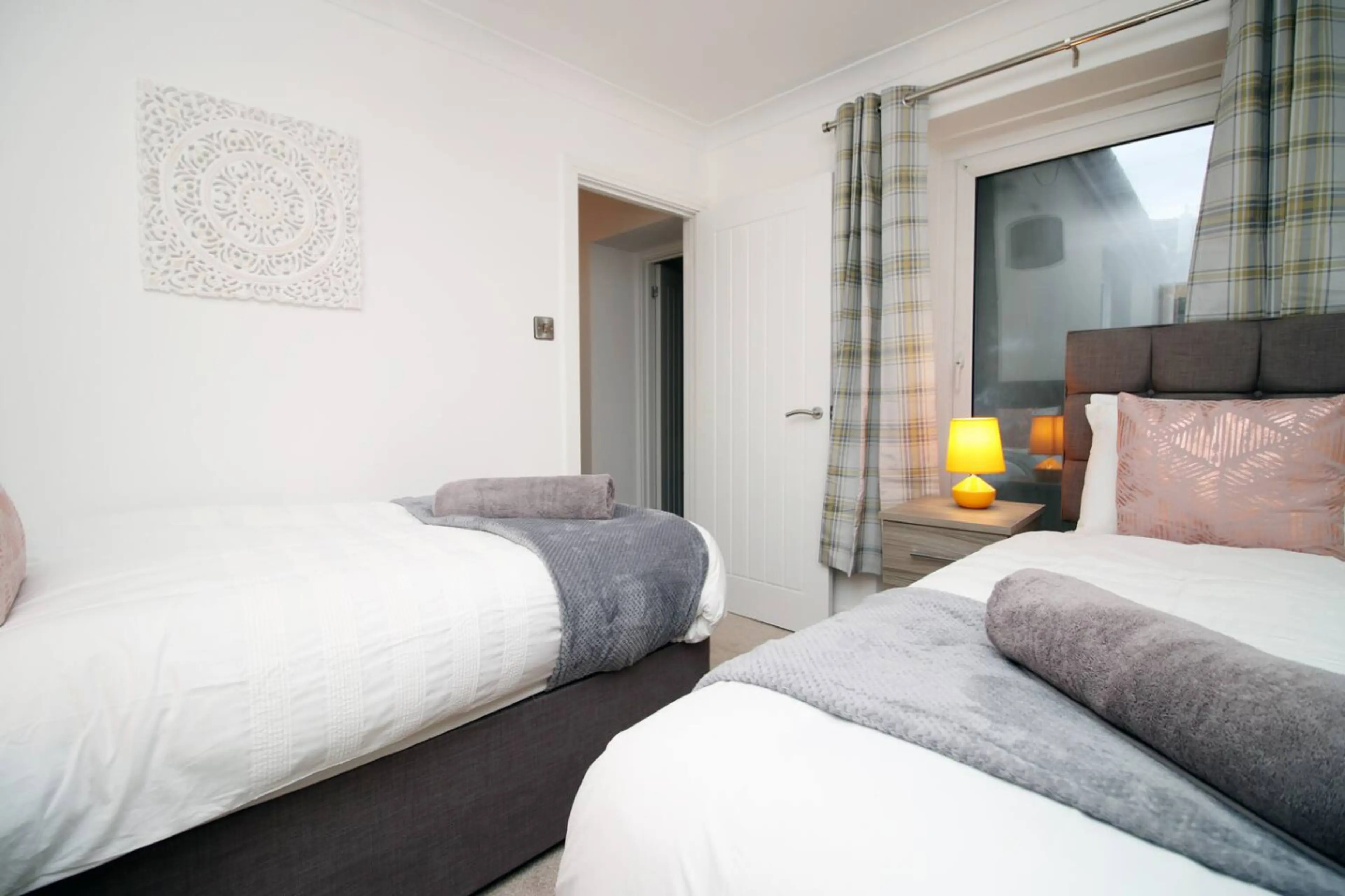 10 Mysydd Road - Image 36