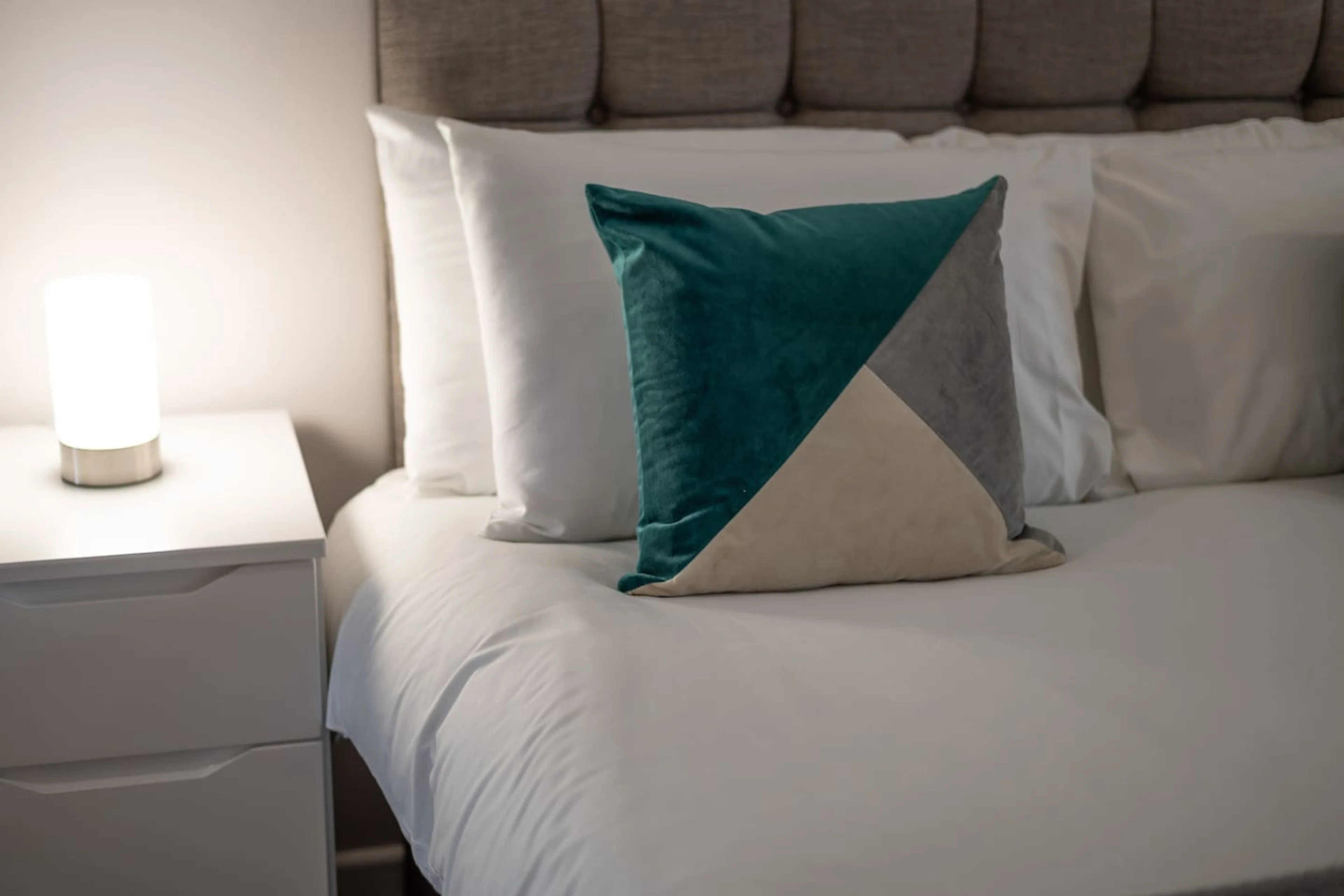 Studio 8 - 150 Neath Road - View 5