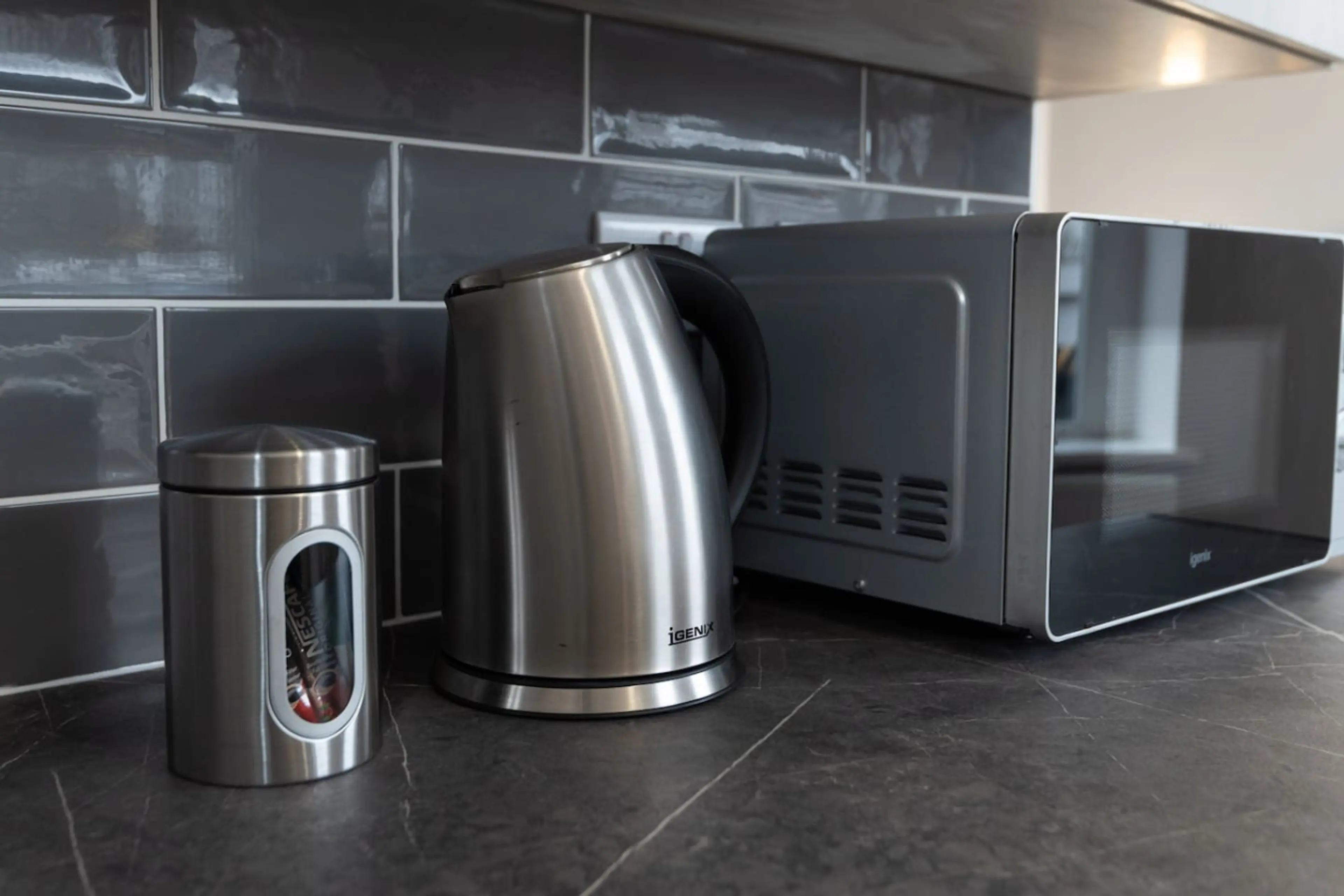 Studio 8 - 150 Neath Road - Image 8