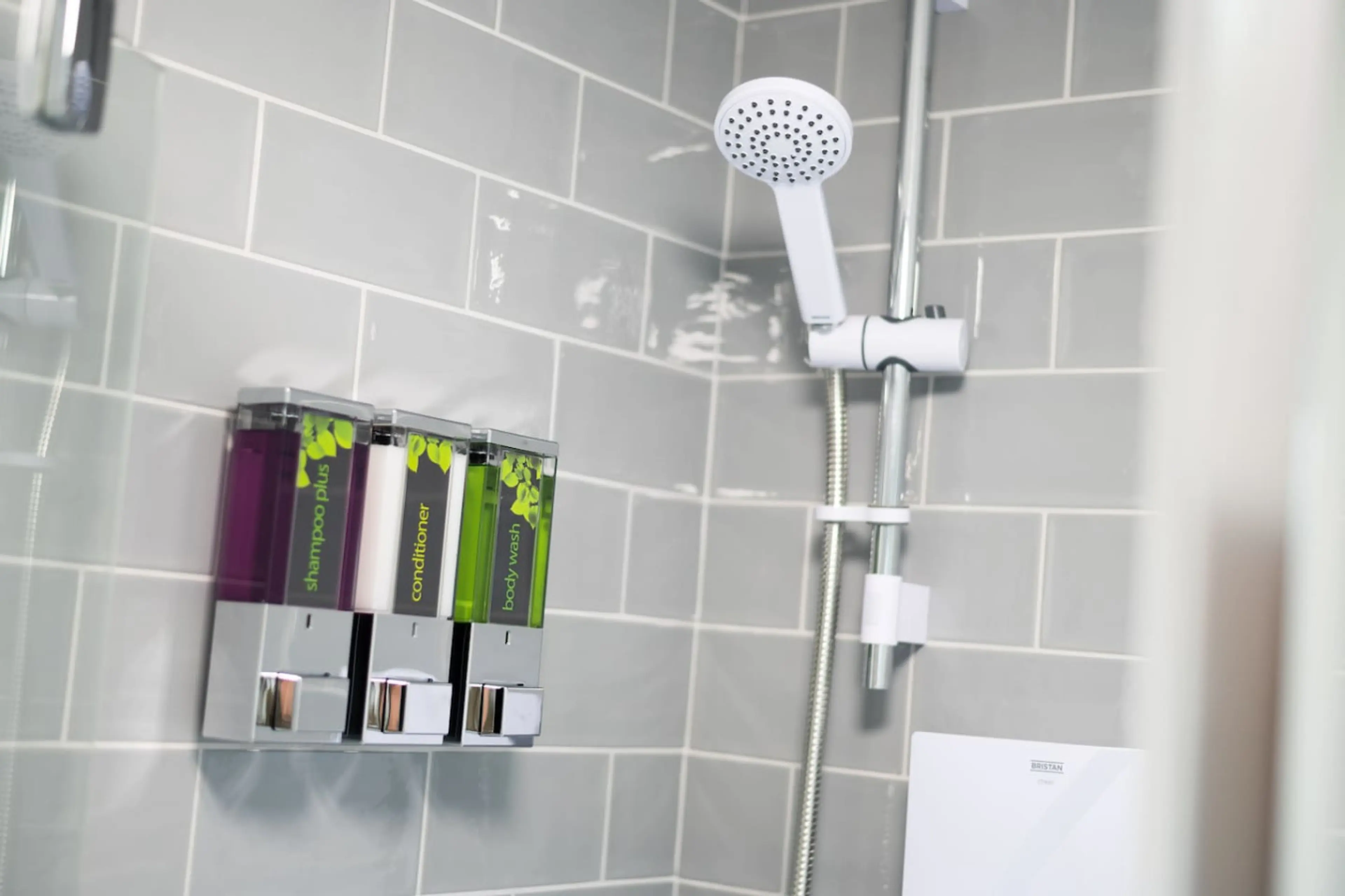 Studio 8 - 150 Neath Road - Image 10