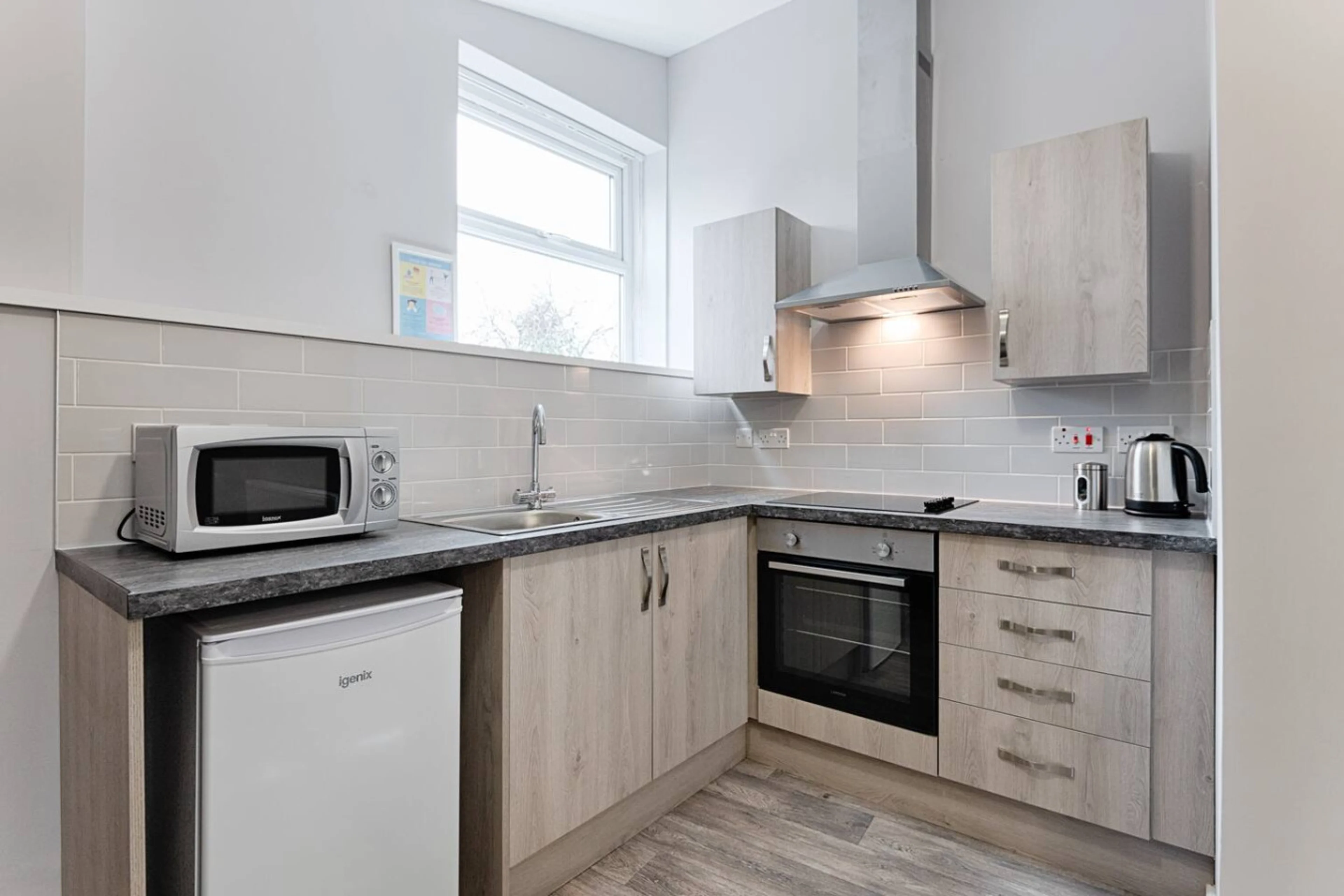 Studio 8 - 150 Neath Road - View 3