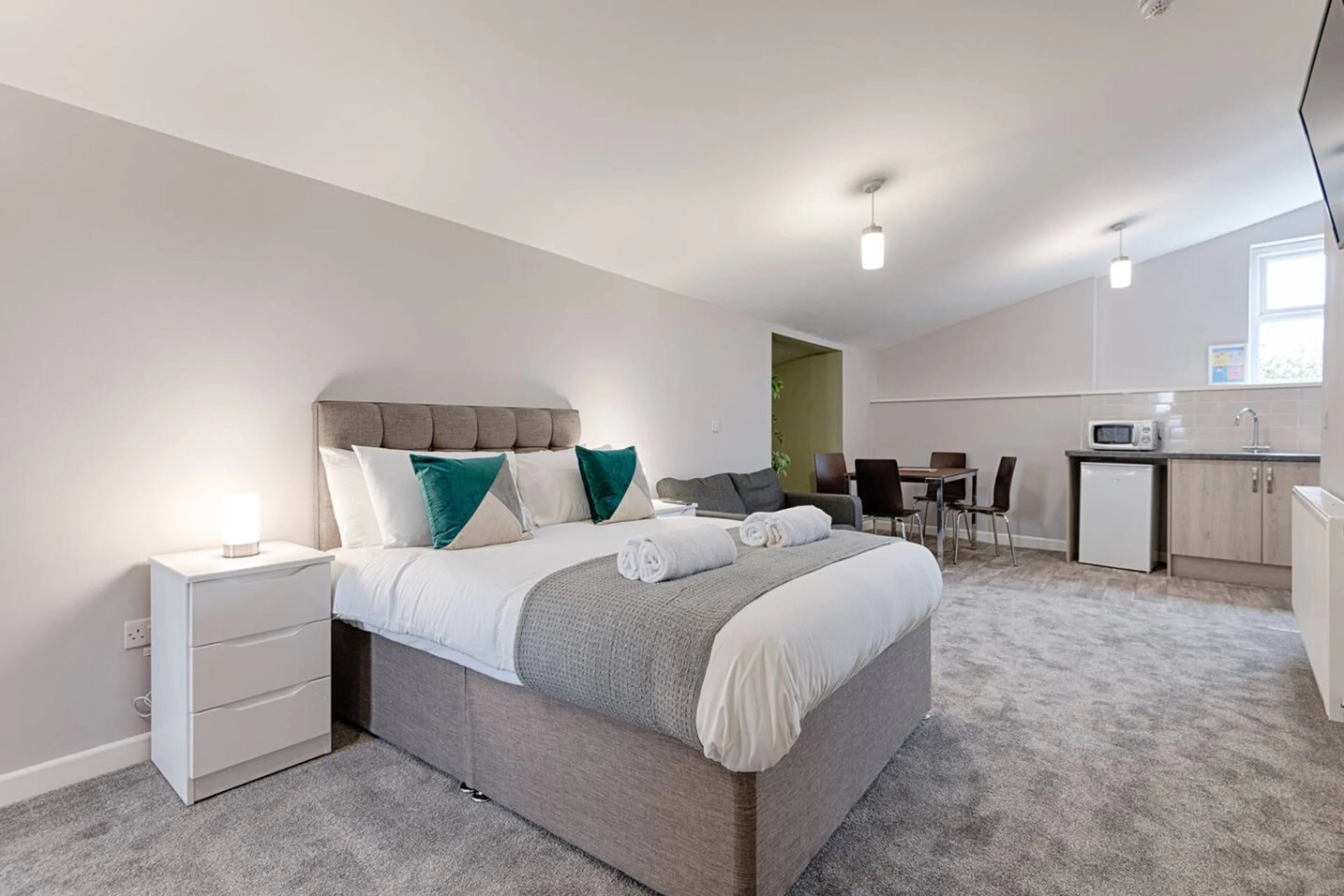 Studio 8 - 150 Neath Road - View 2