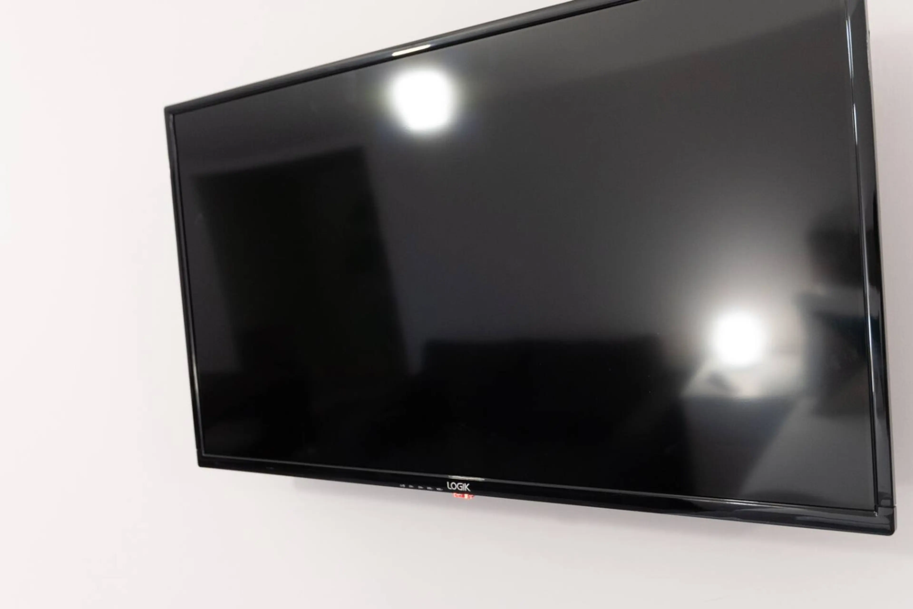 Studio 8 - 150 Neath Road - Image 16