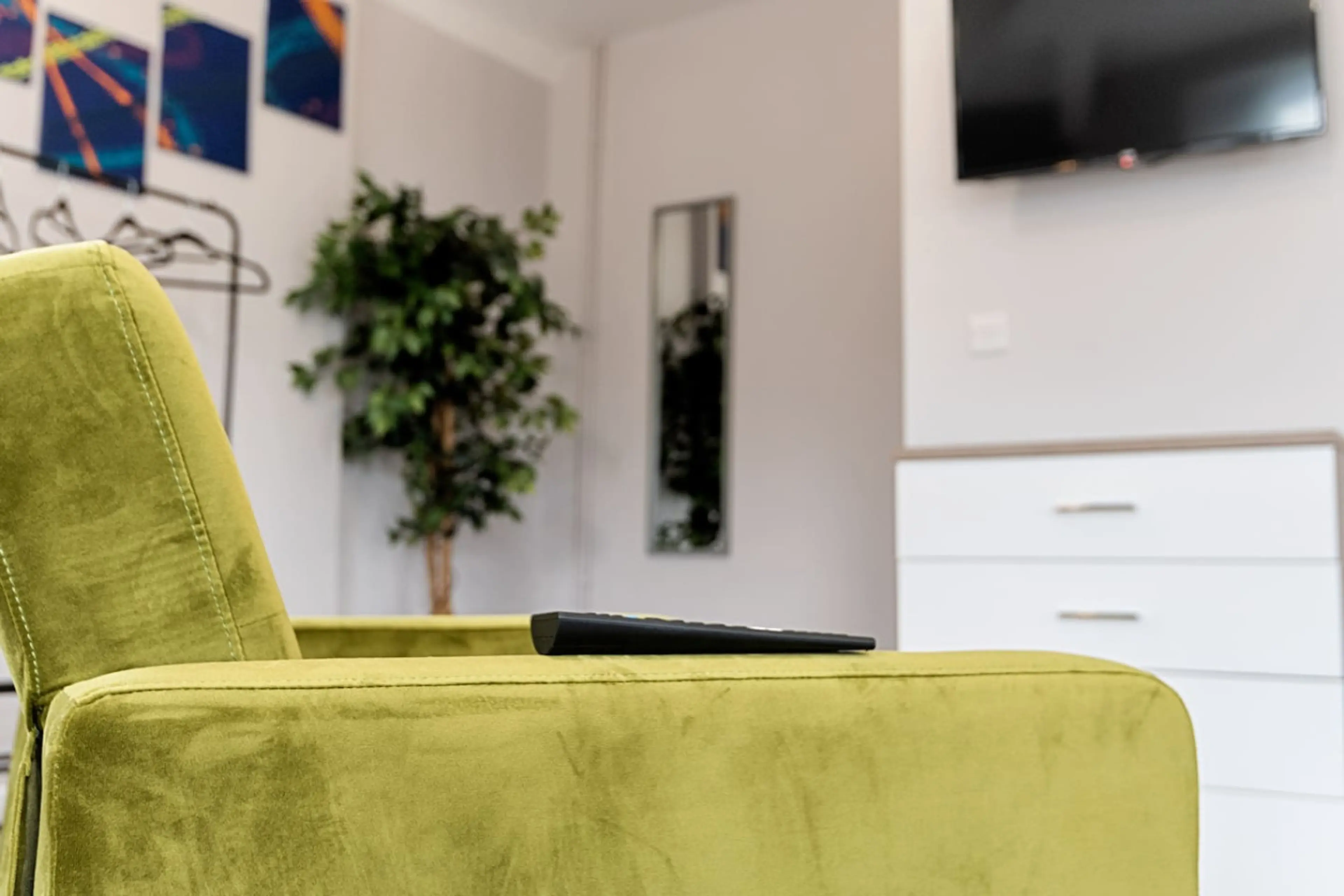 Studio 5 - 150 Neath Road - Image 16