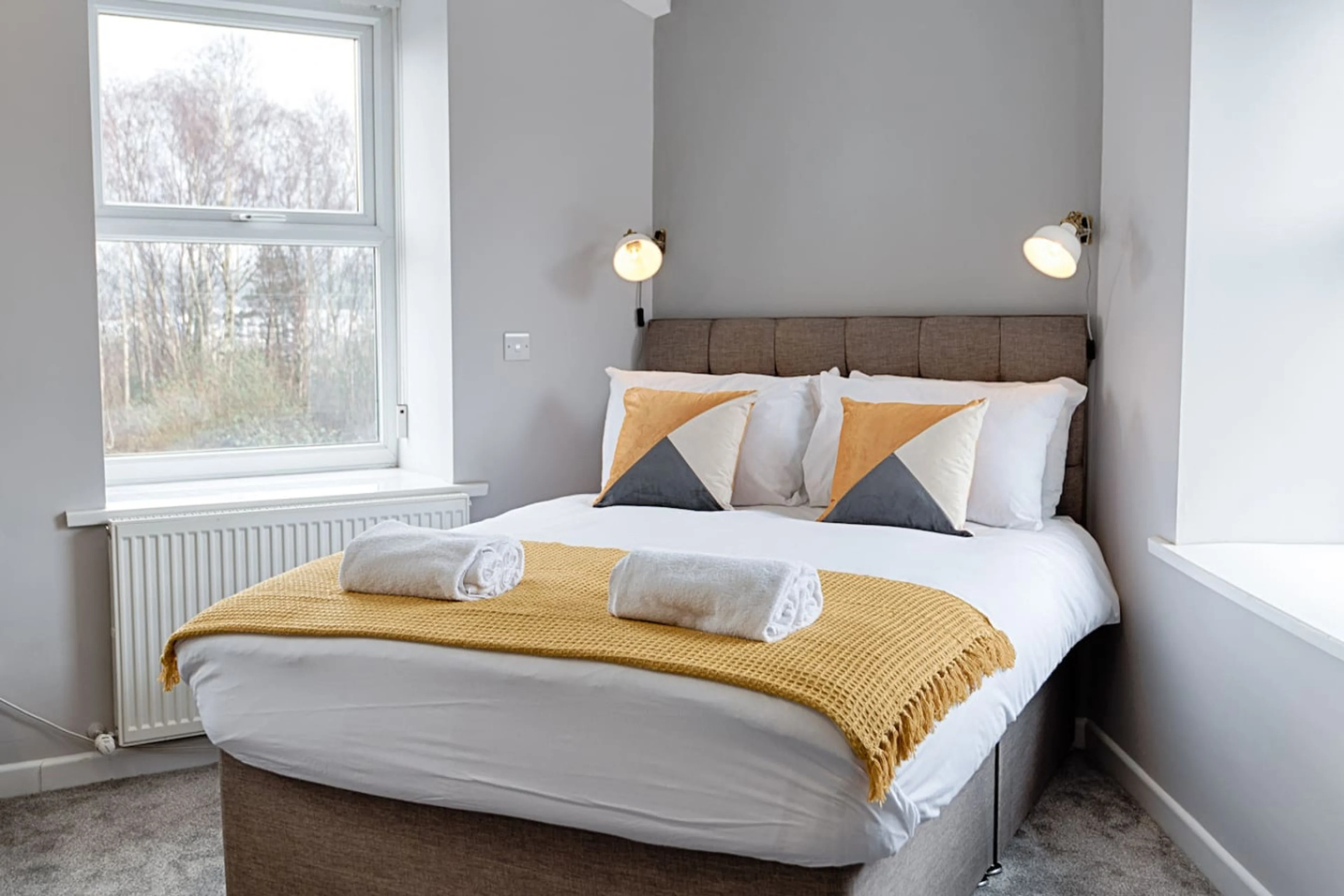 Studio 5 - 150 Neath Road - Main view