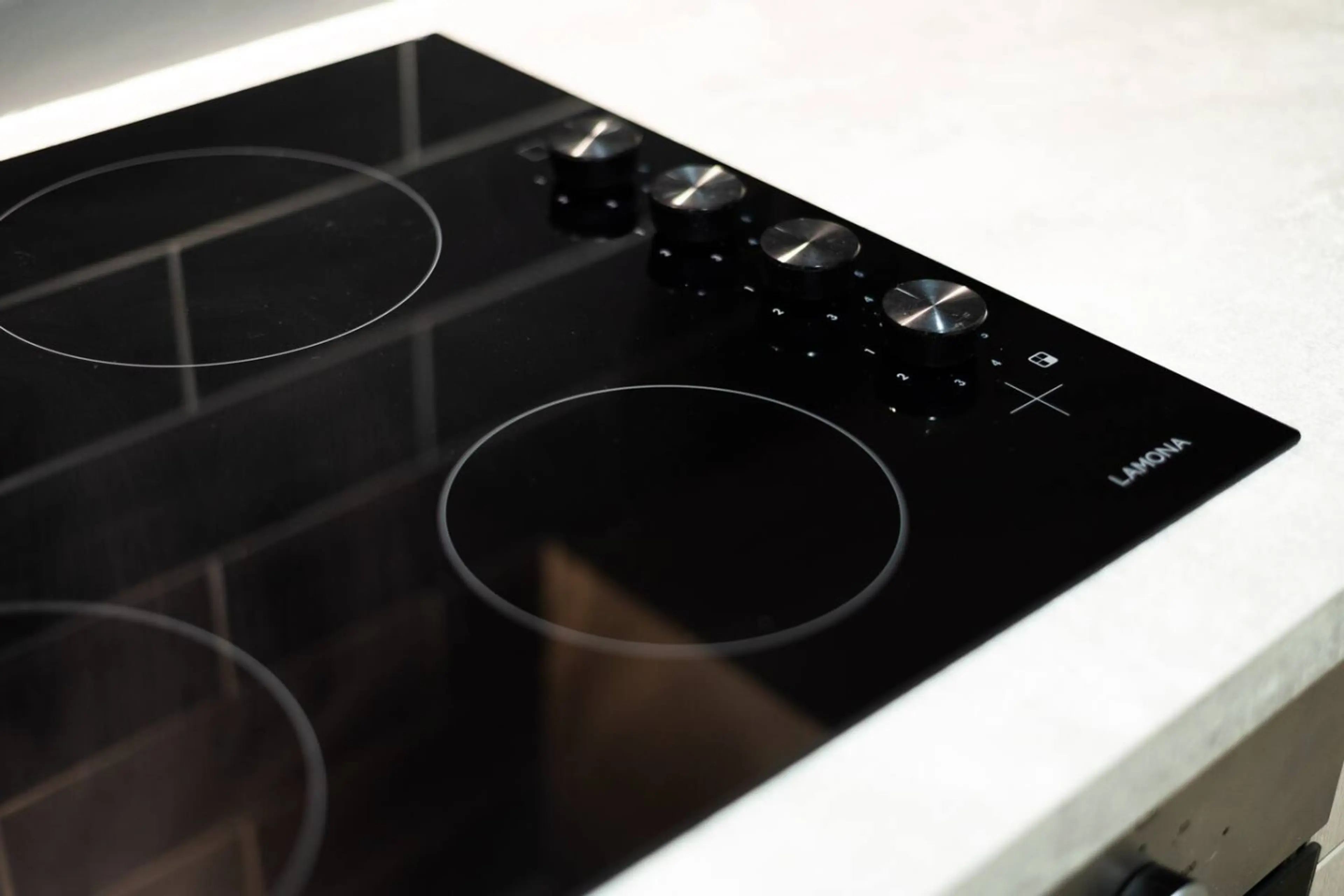 Studio 5 - 150 Neath Road - Image 20