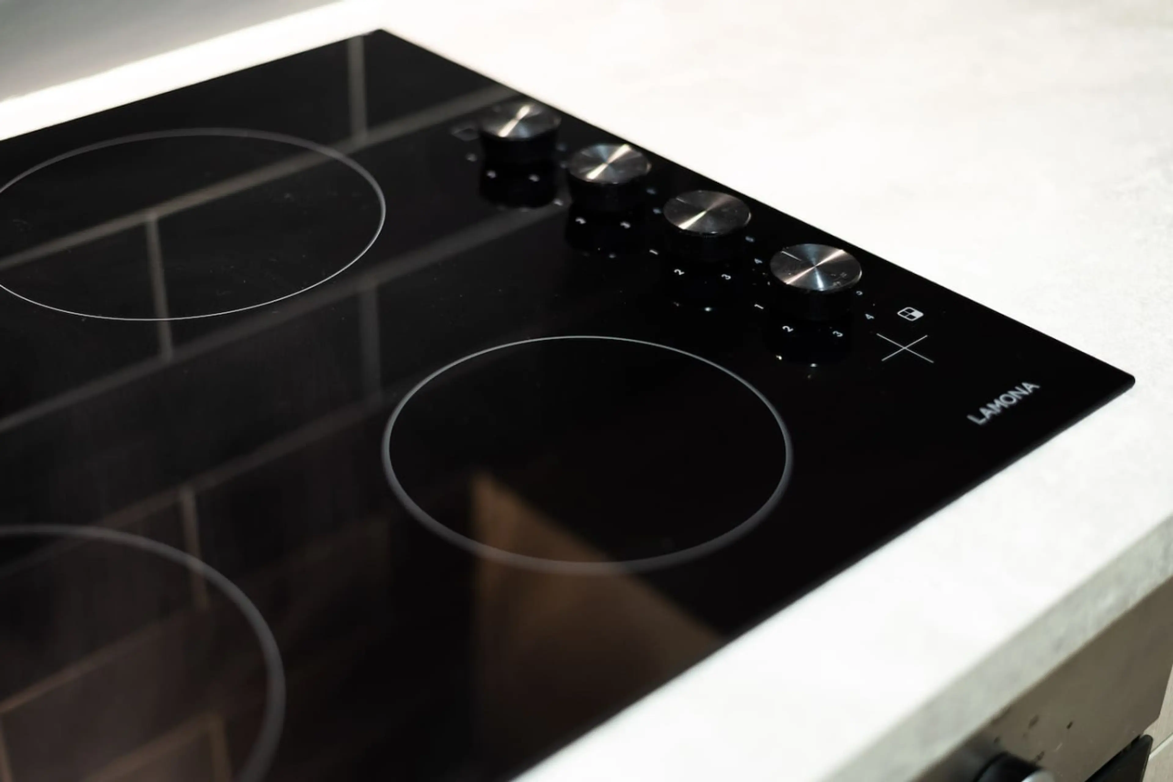 Studio 9 - 150 Neath Road - Image 15