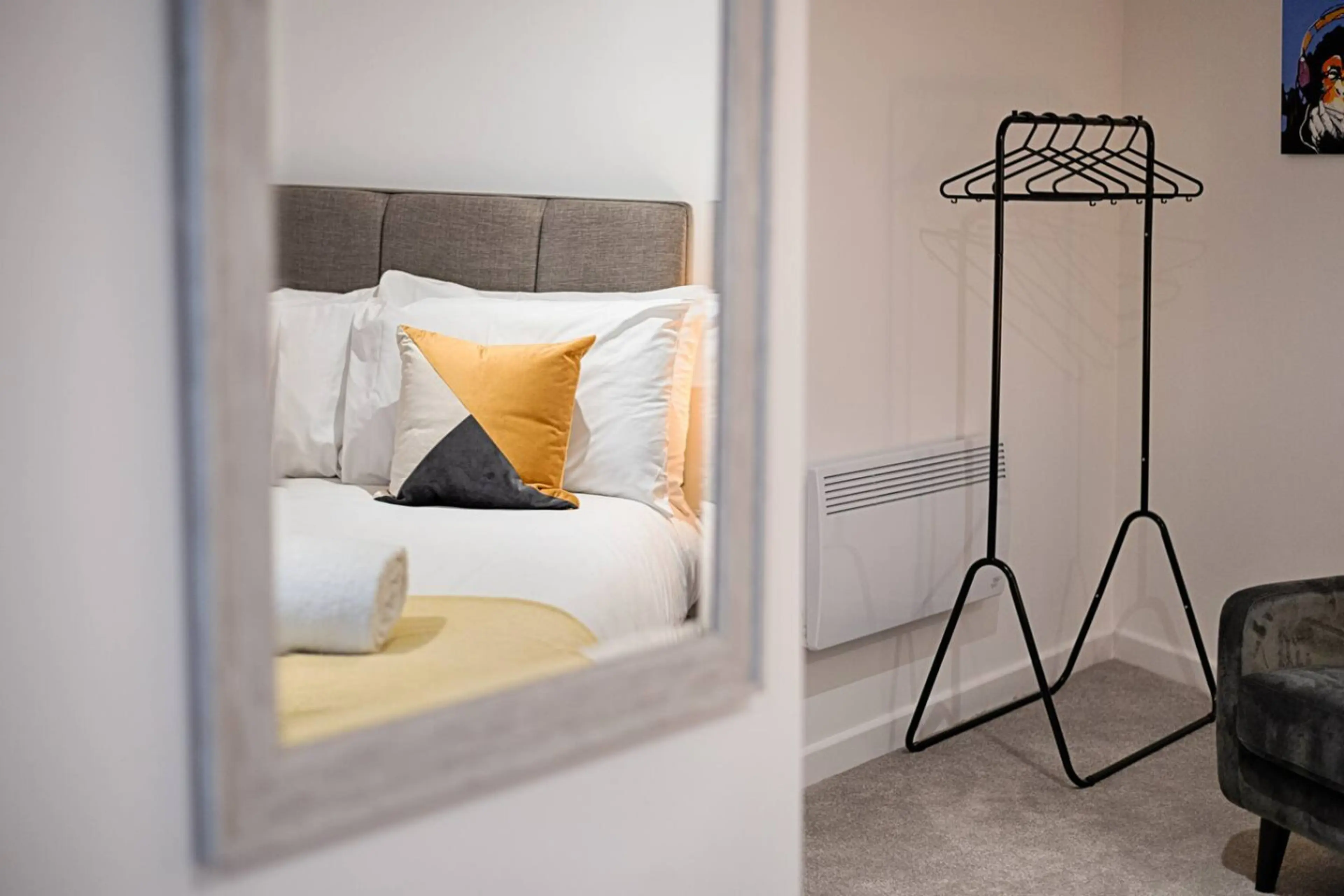 Studio 9 - 150 Neath Road - Image 5