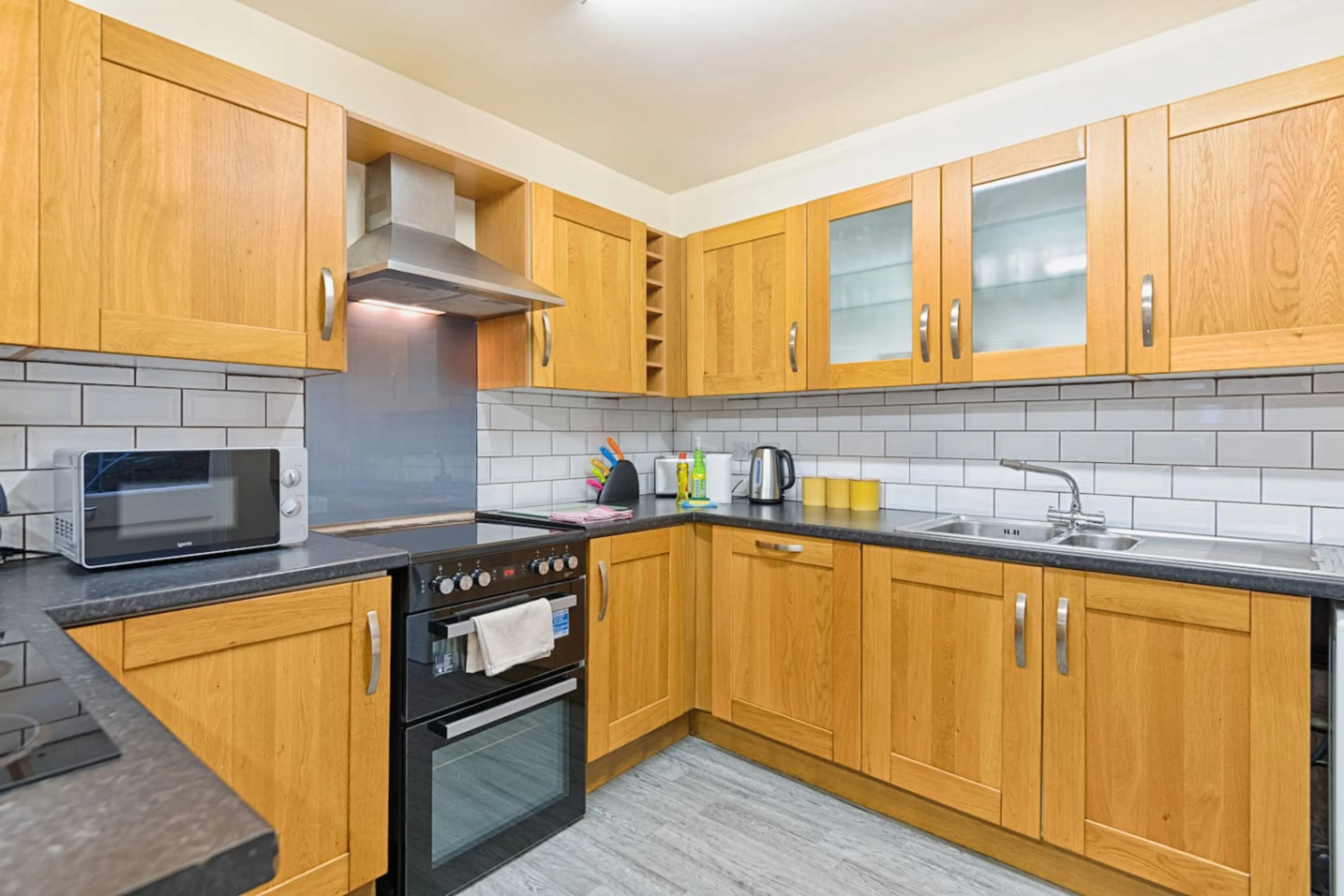 123 King Edward's Road - View 5