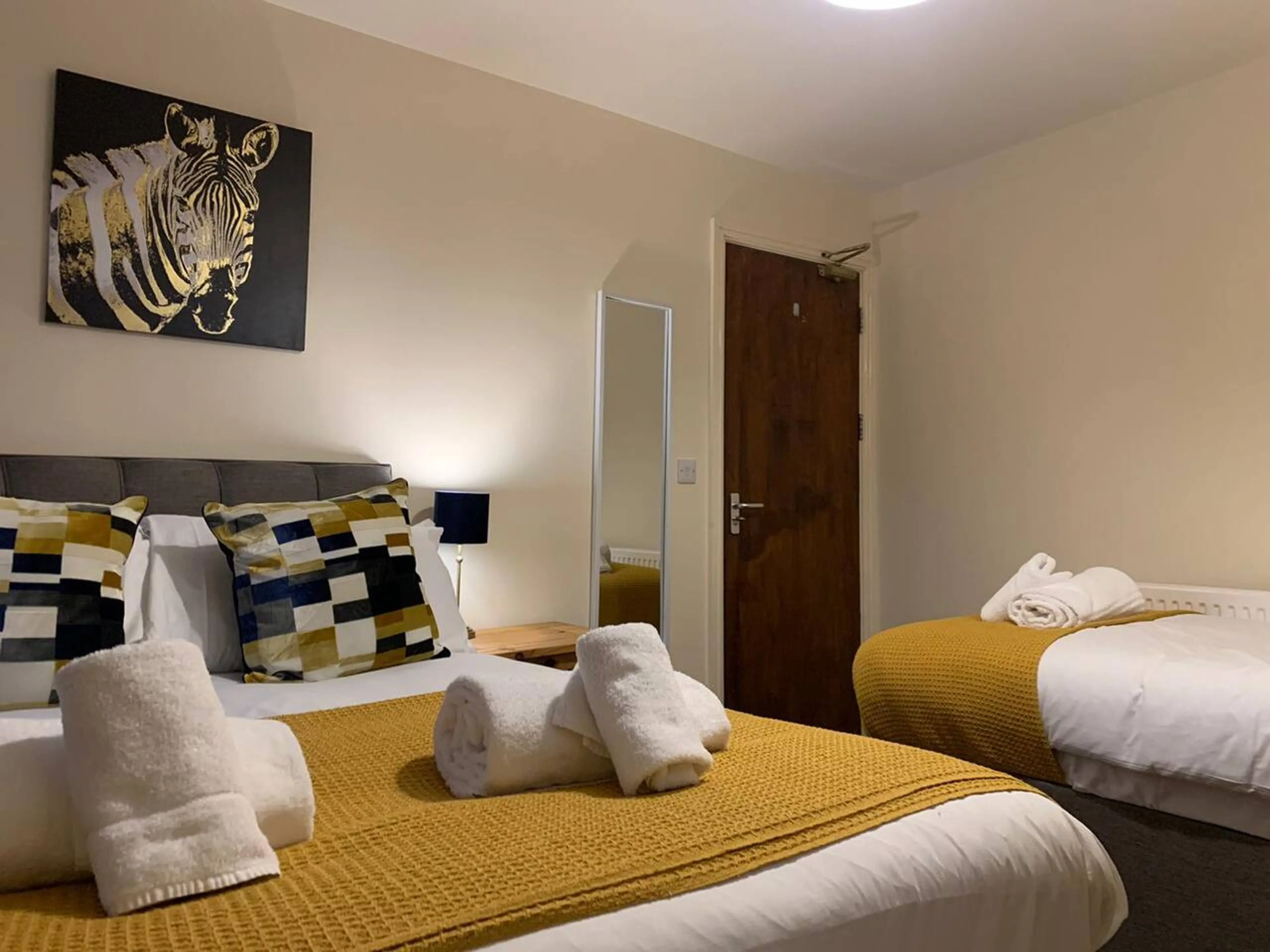 123 King Edward's Road - Image 15