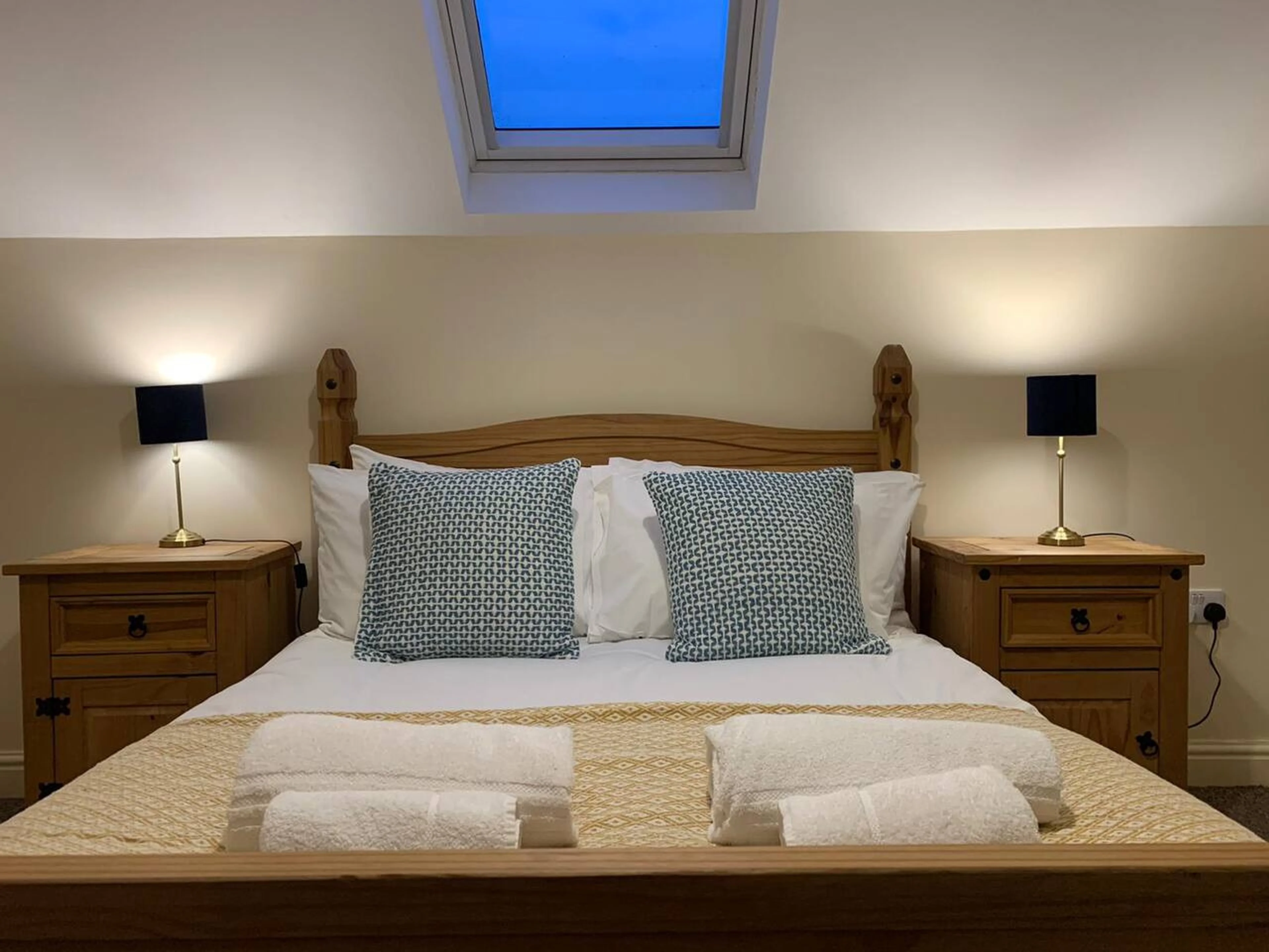 123 King Edward's Road - View 3