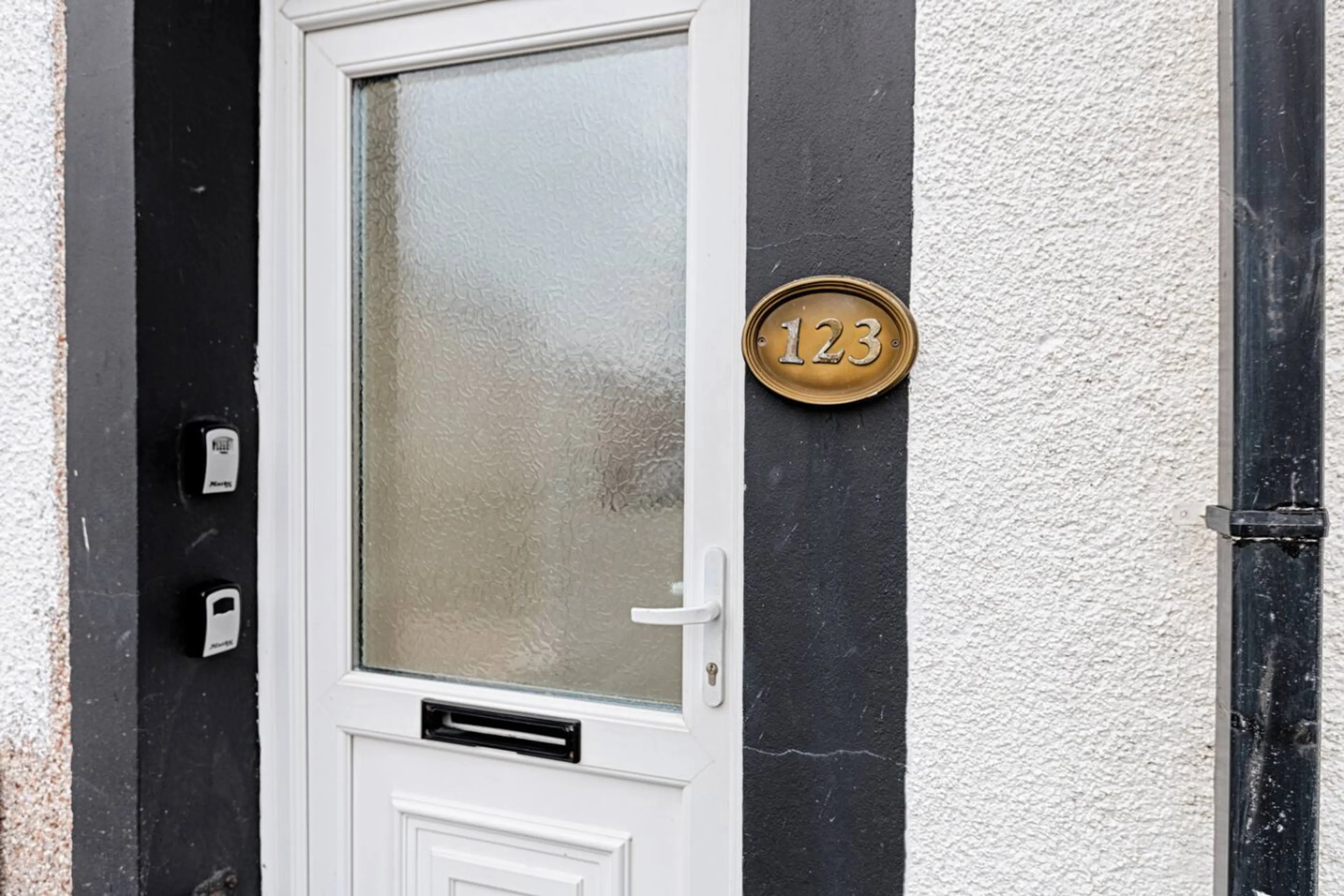 123 King Edward's Road - Image 20