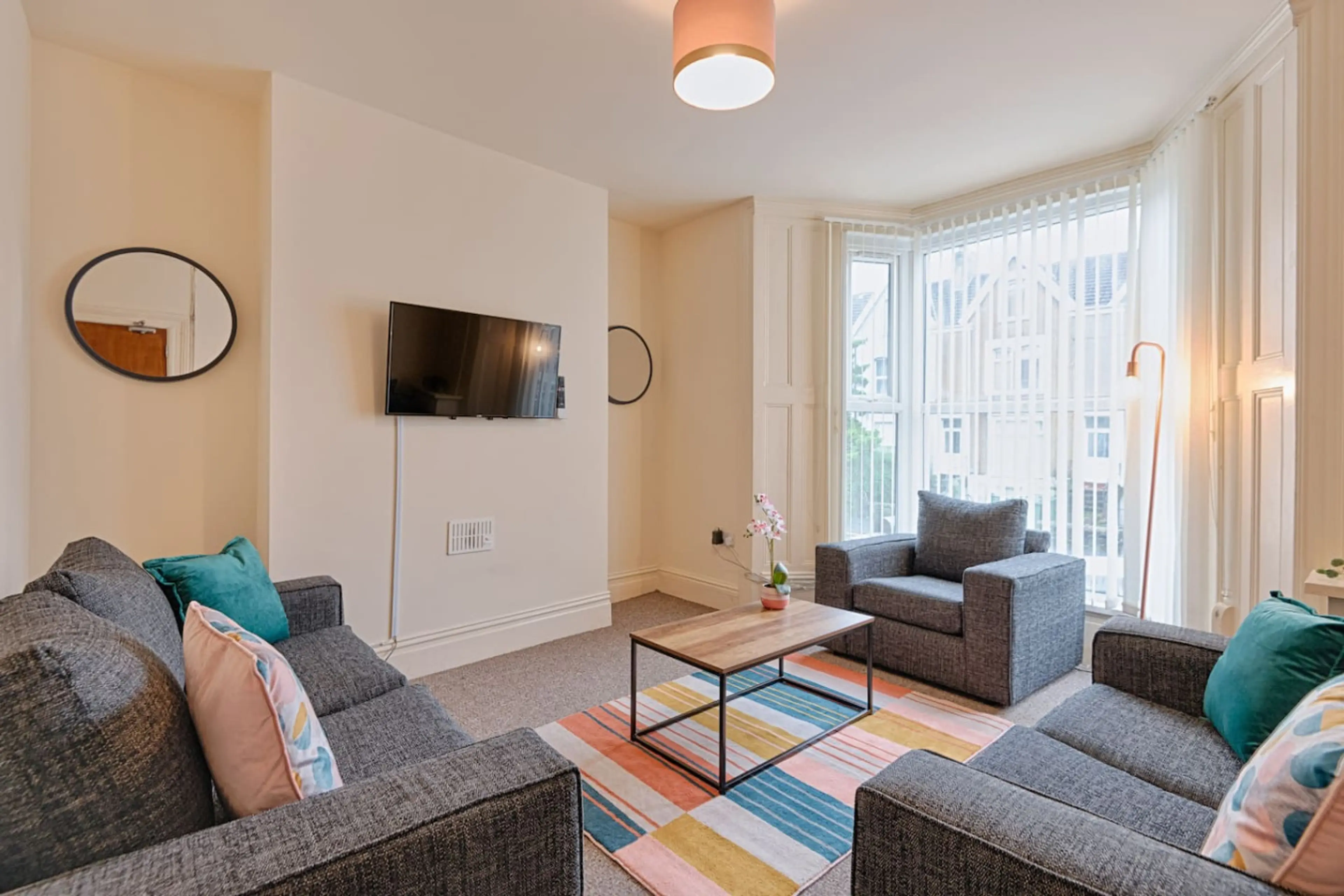 123 King Edward's Road - Image 11