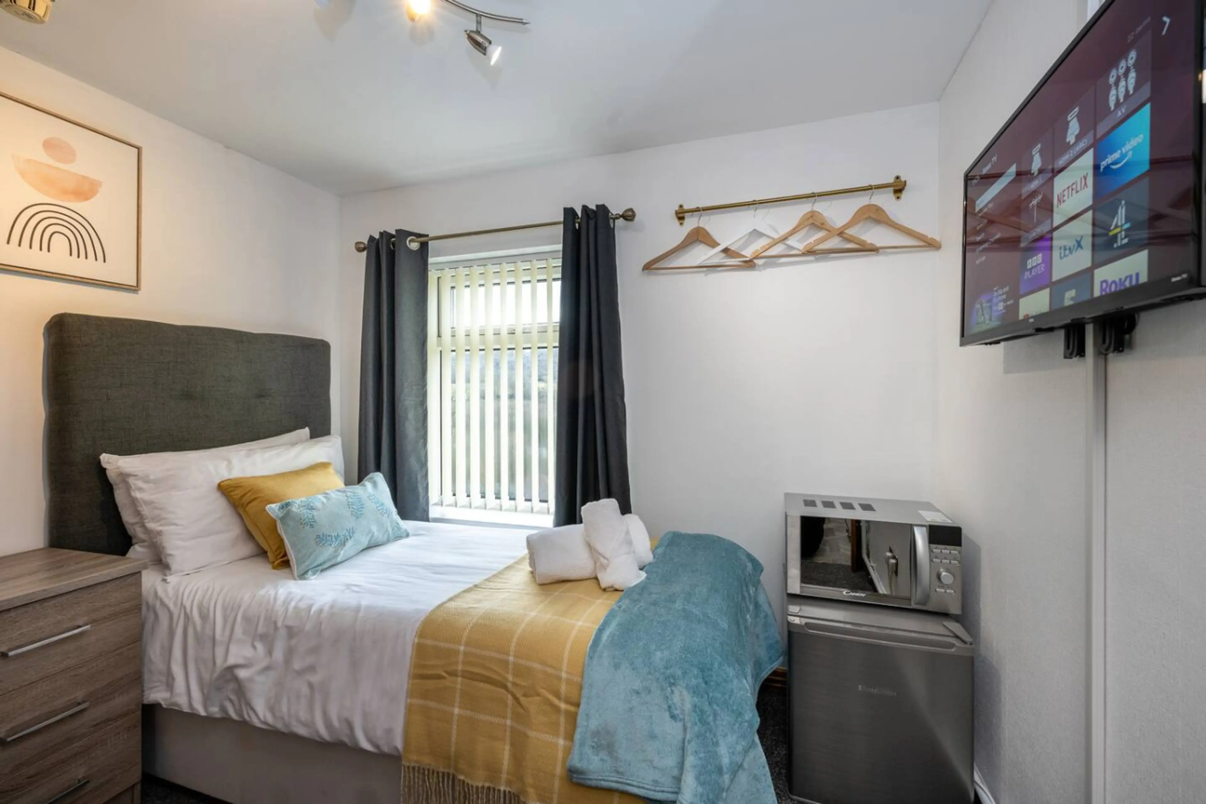 The New Lodge - Room 1 - Image 1