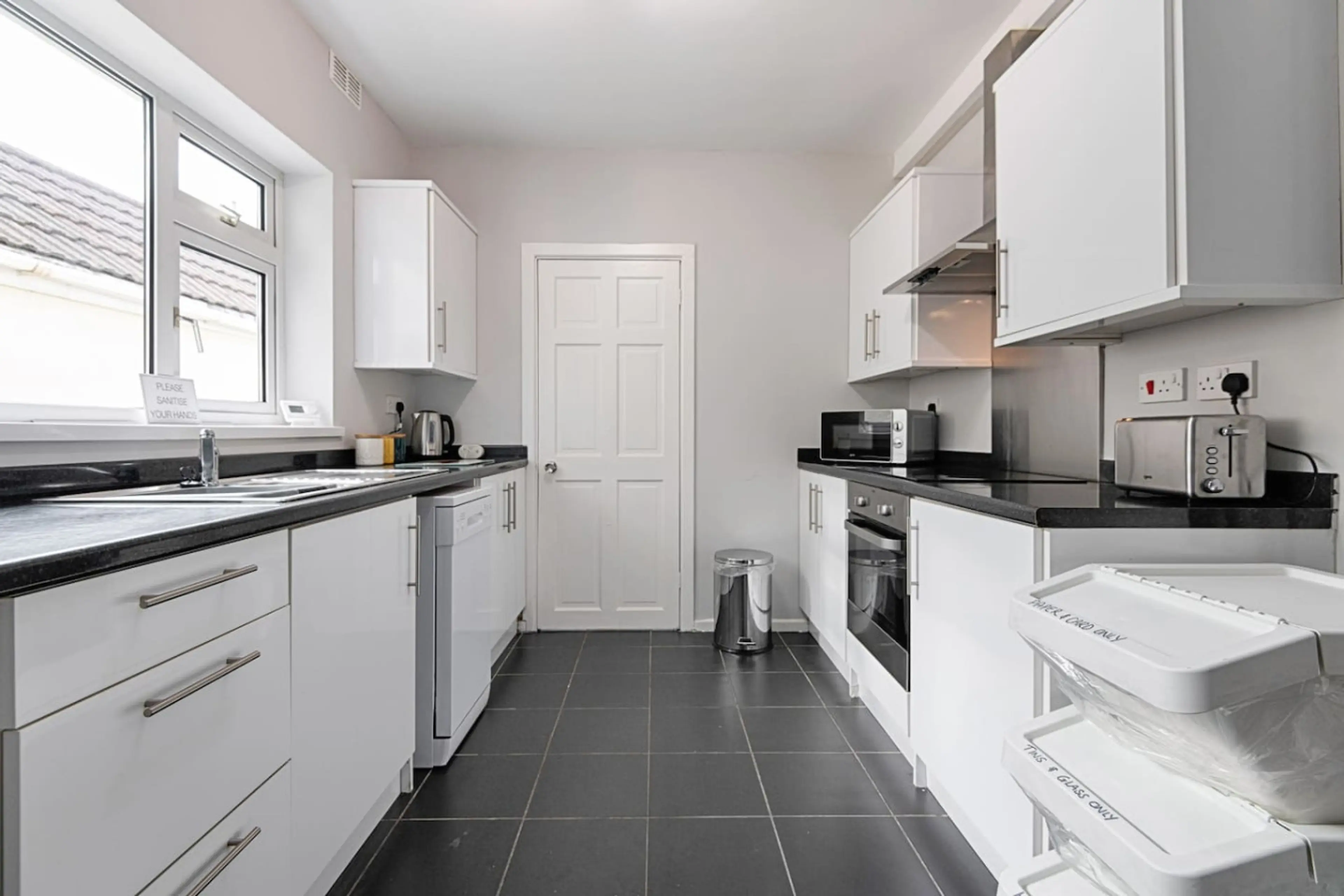 37 Crymlyn Street - Image 3