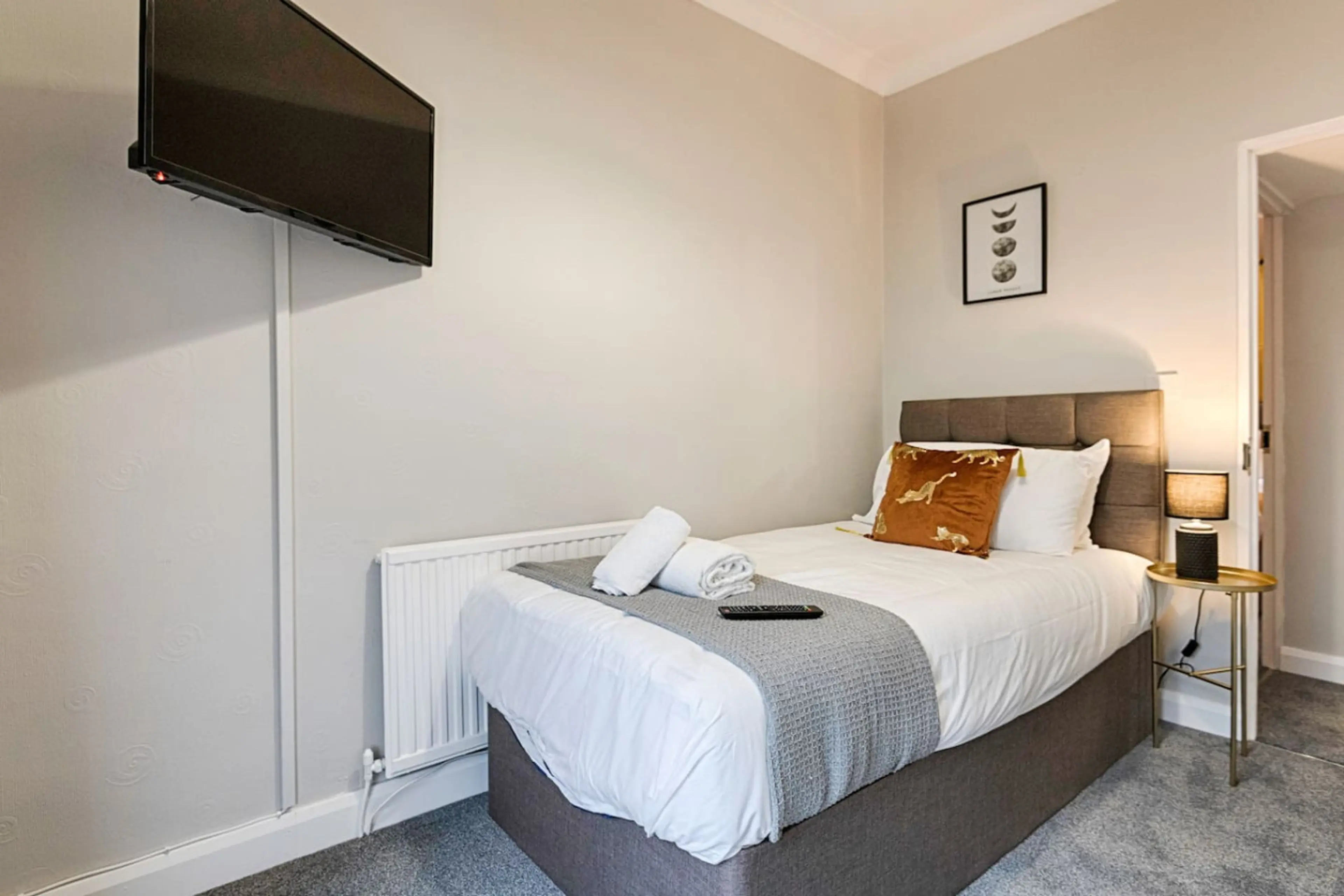 37 Crymlyn Street - Image 25