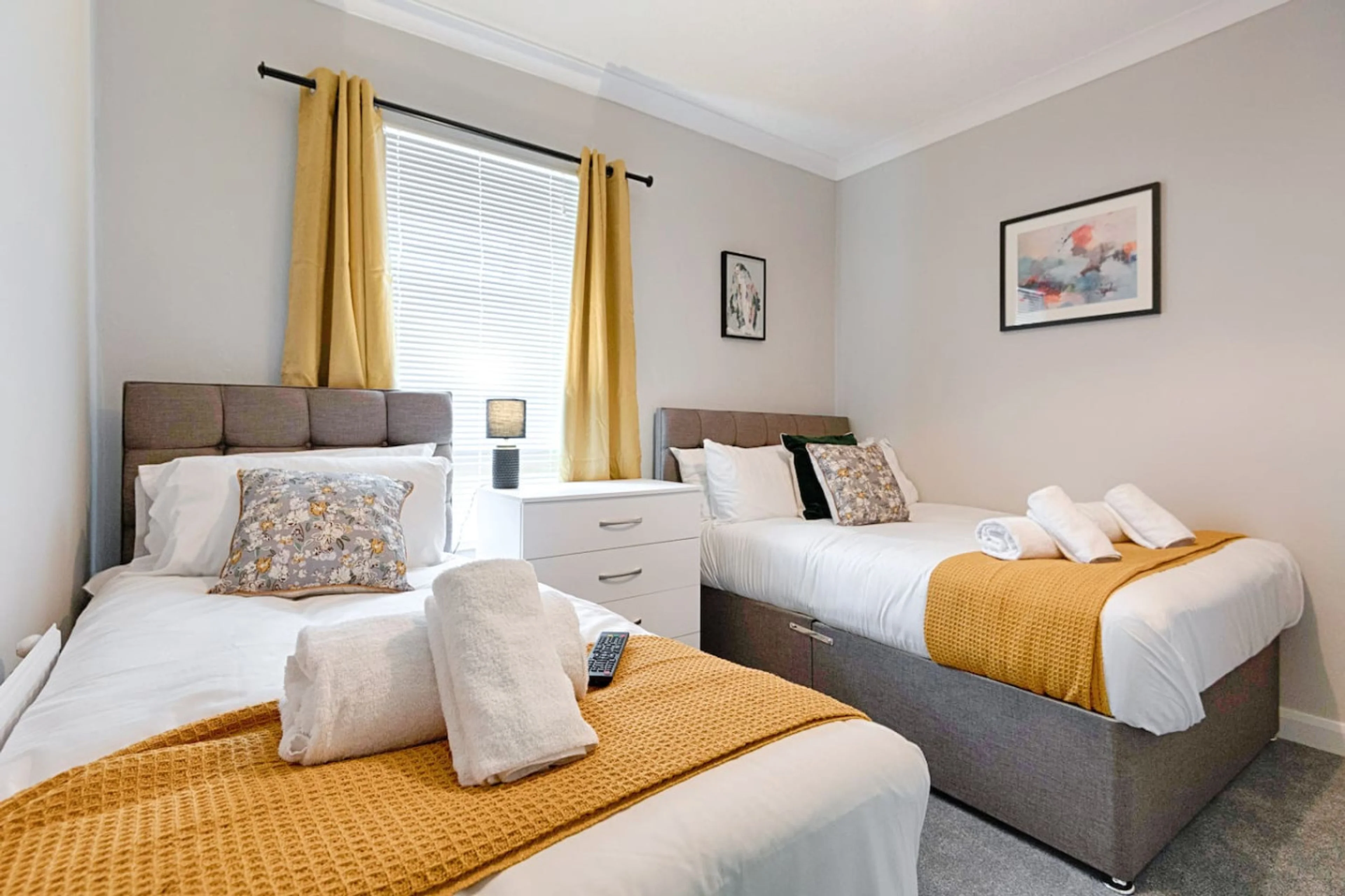 37 Crymlyn Street - View 2