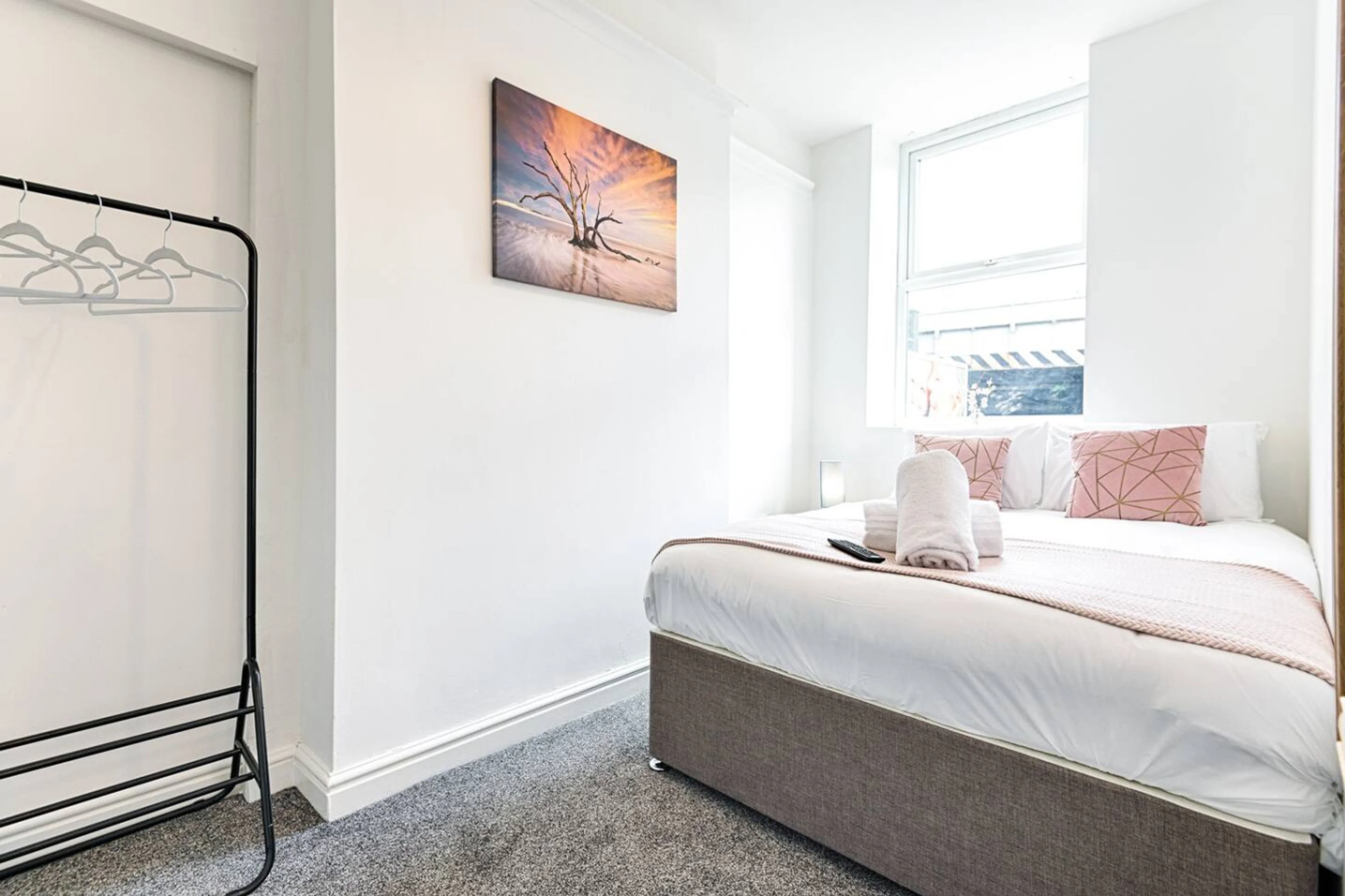 Flat 10 - 150 Neath Road - View 5