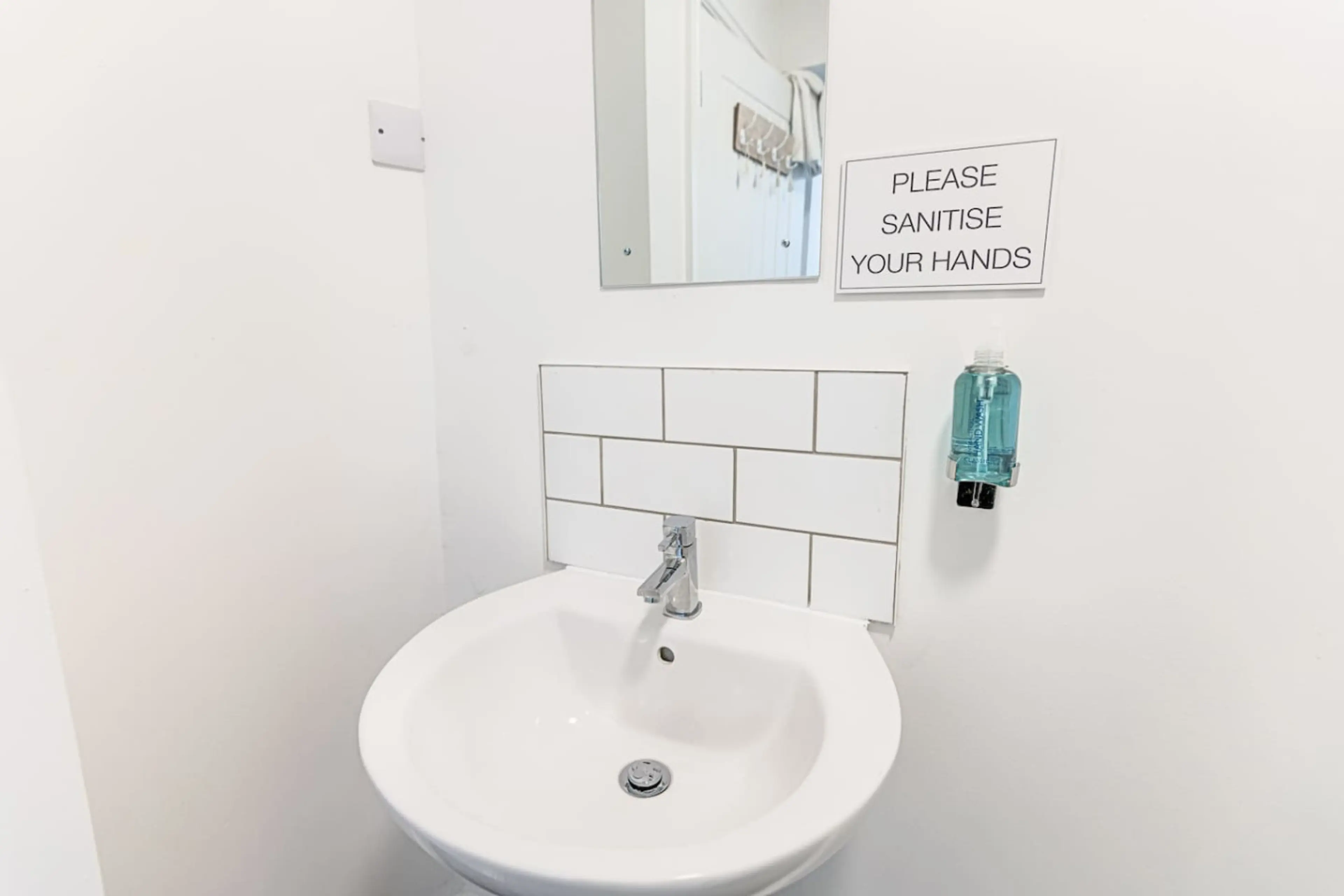 Flat 10 - 150 Neath Road - Image 26