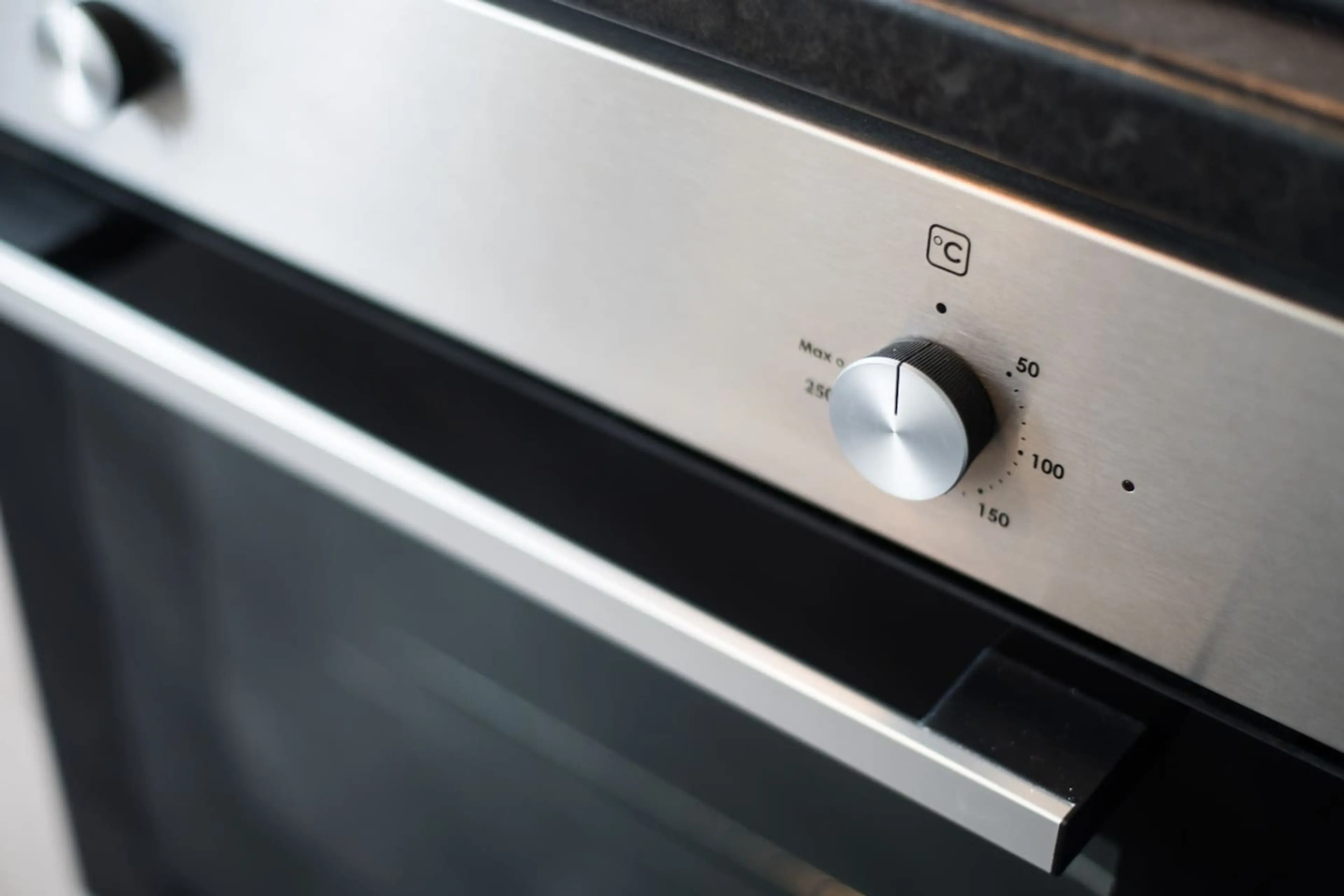 Flat 10 - 150 Neath Road - Image 12