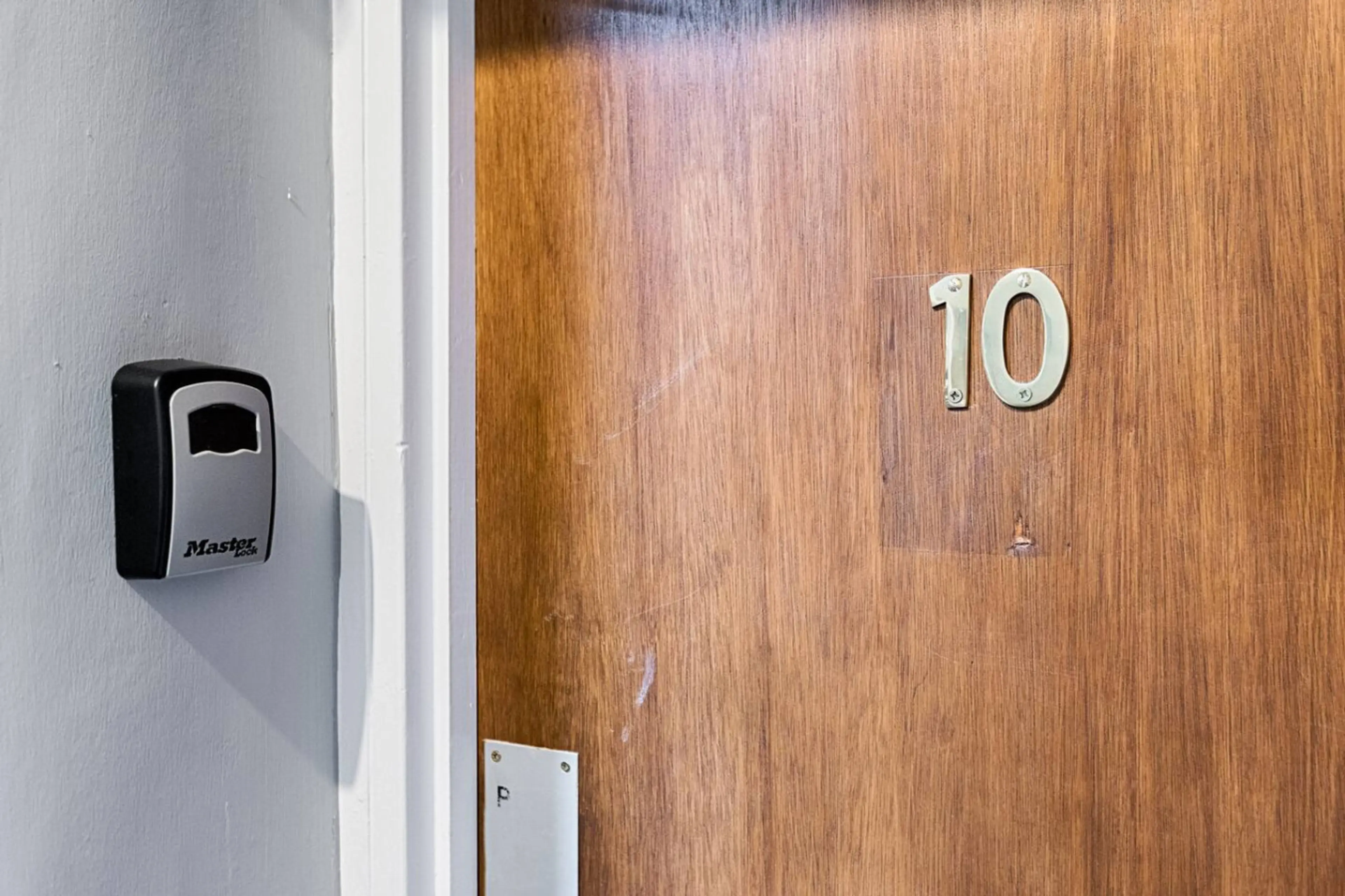 Flat 10 - 150 Neath Road - Image 40