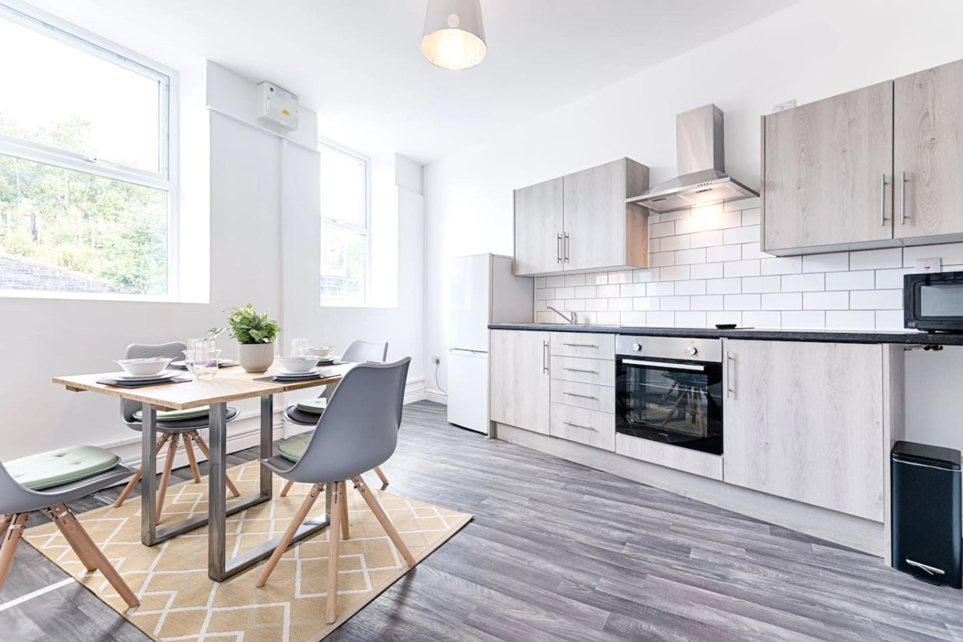 Flat 10 - 150 Neath Road - Main view