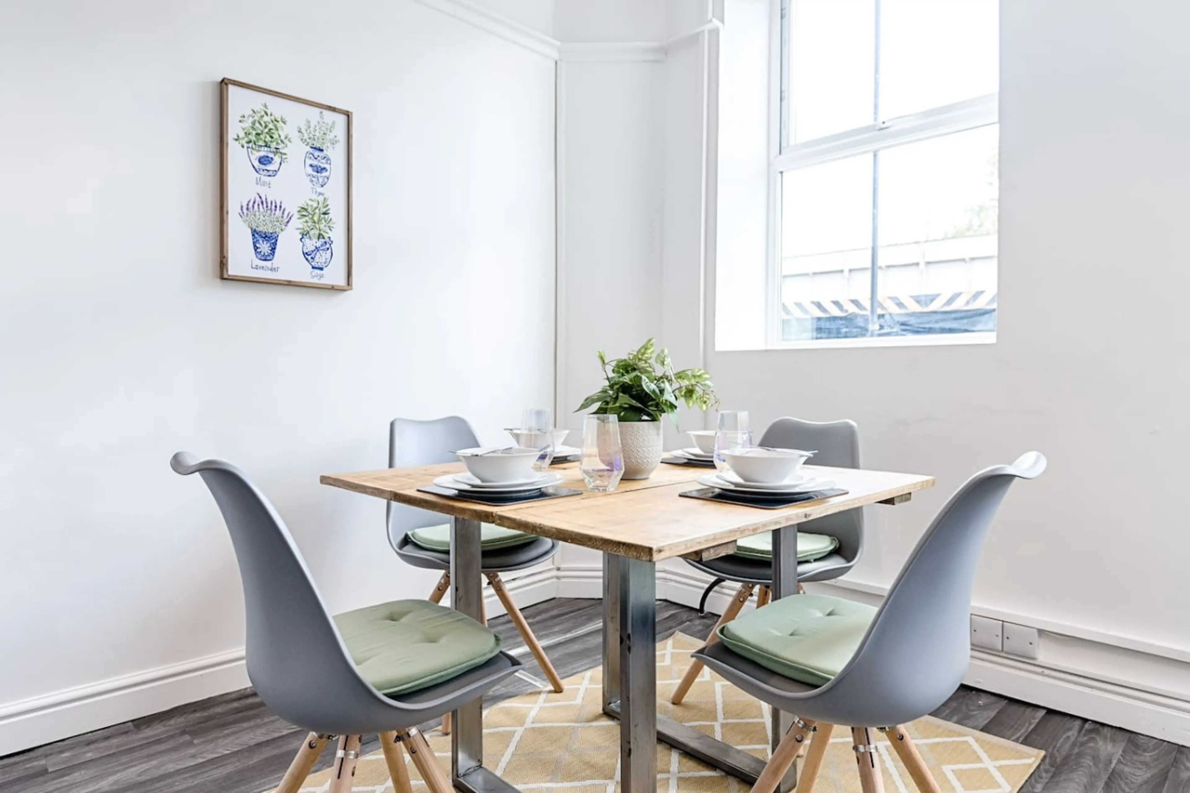 Flat 10 - 150 Neath Road - Image 9