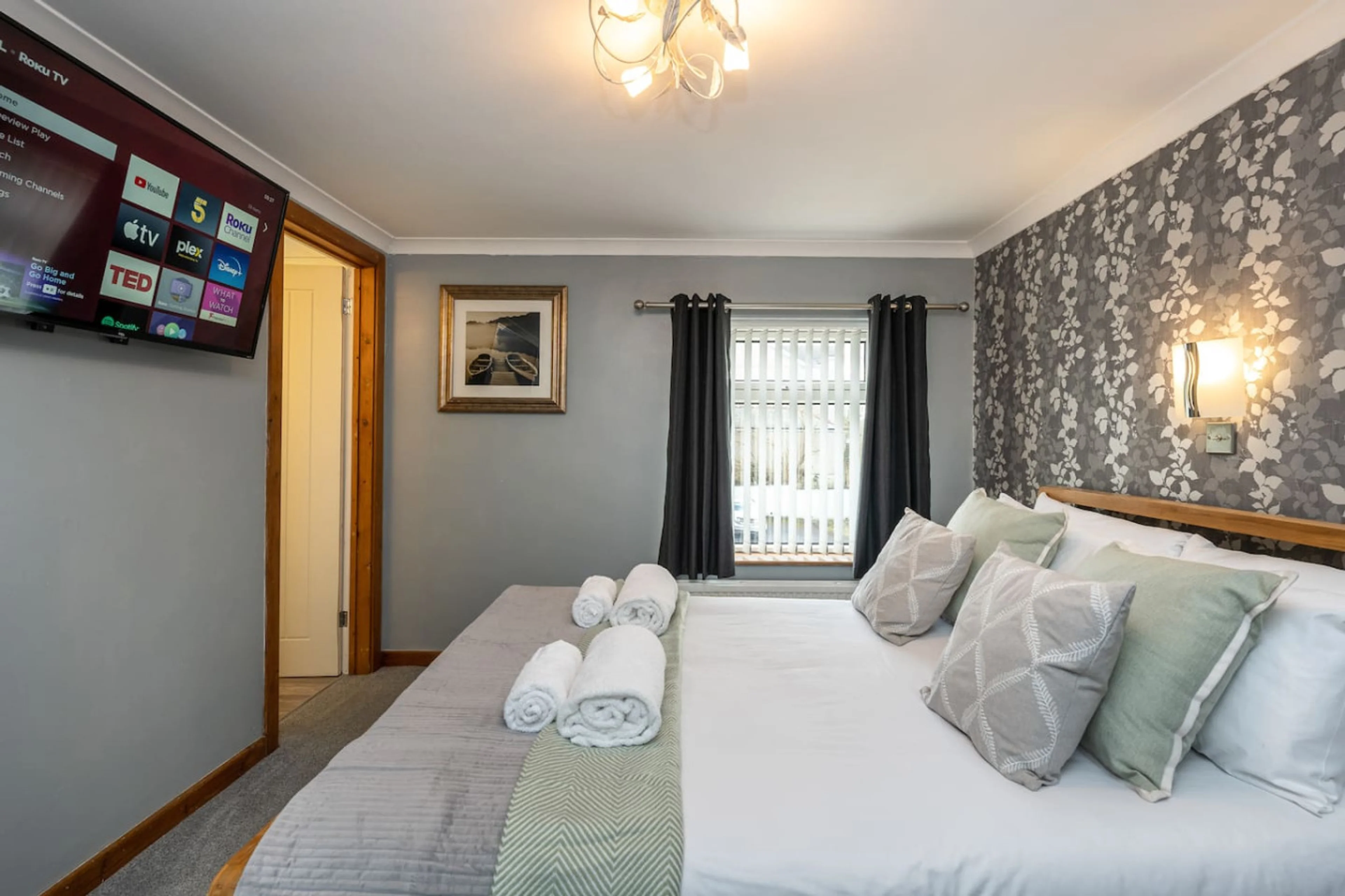 The New Lodge - Room 3 - View 5