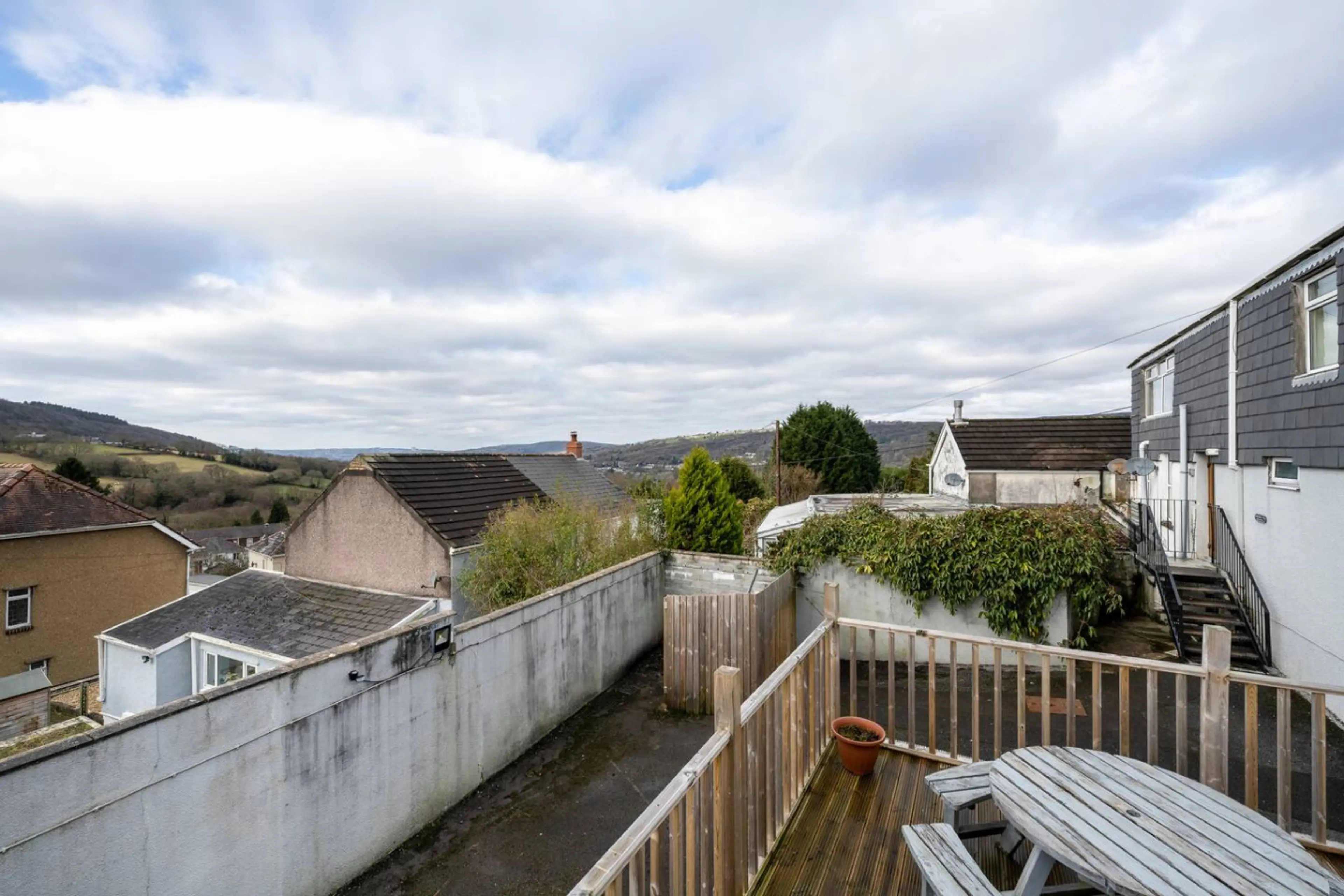 The New Lodge - Room 3 - Image 16